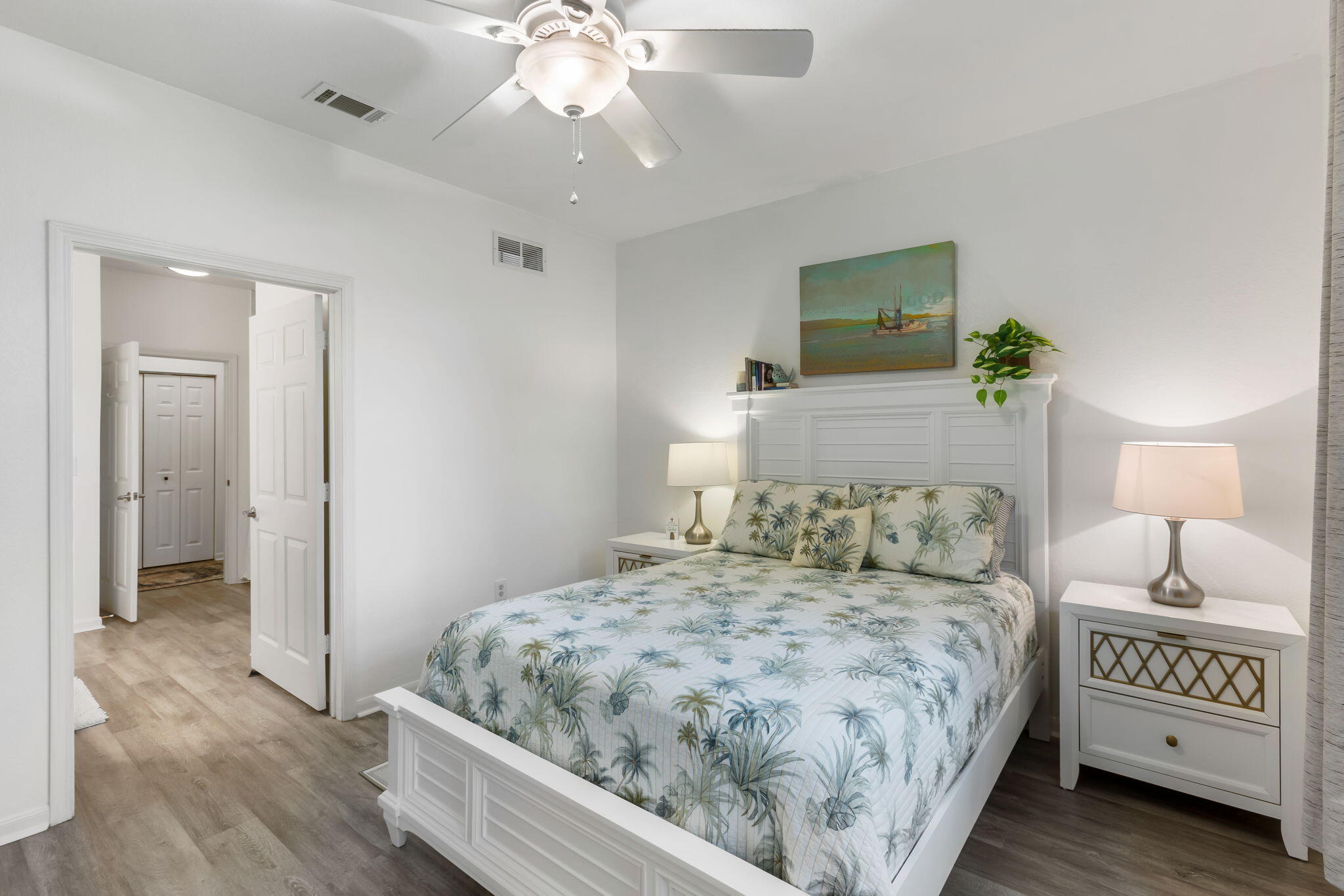 60 Fenwick Hall Allee Alley # 314