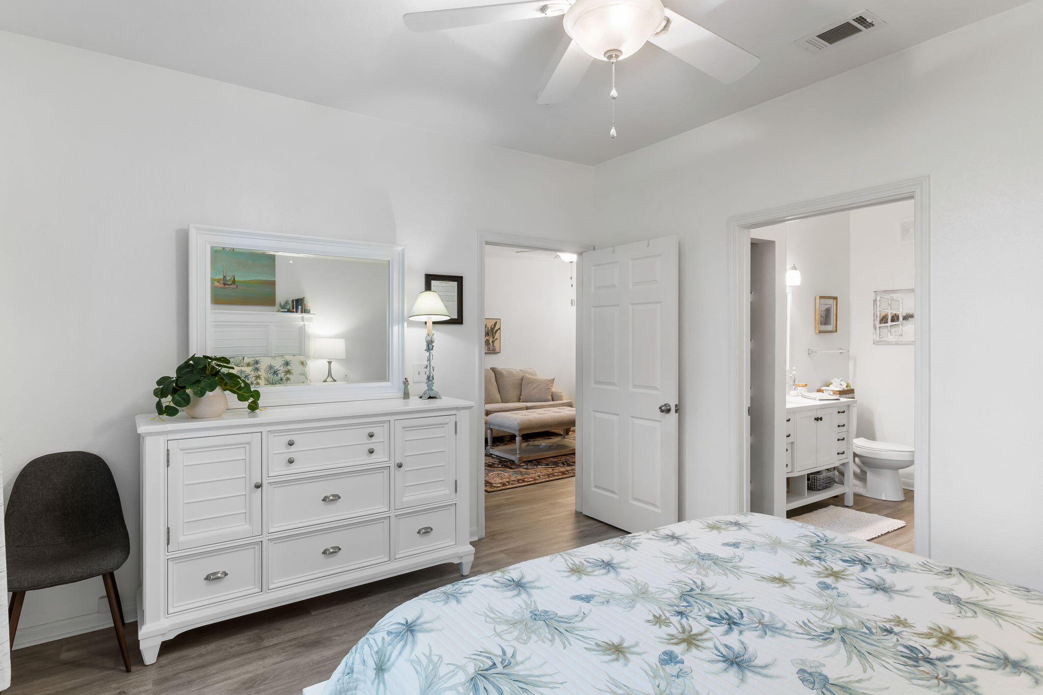 60 Fenwick Hall Allee Alley # 314