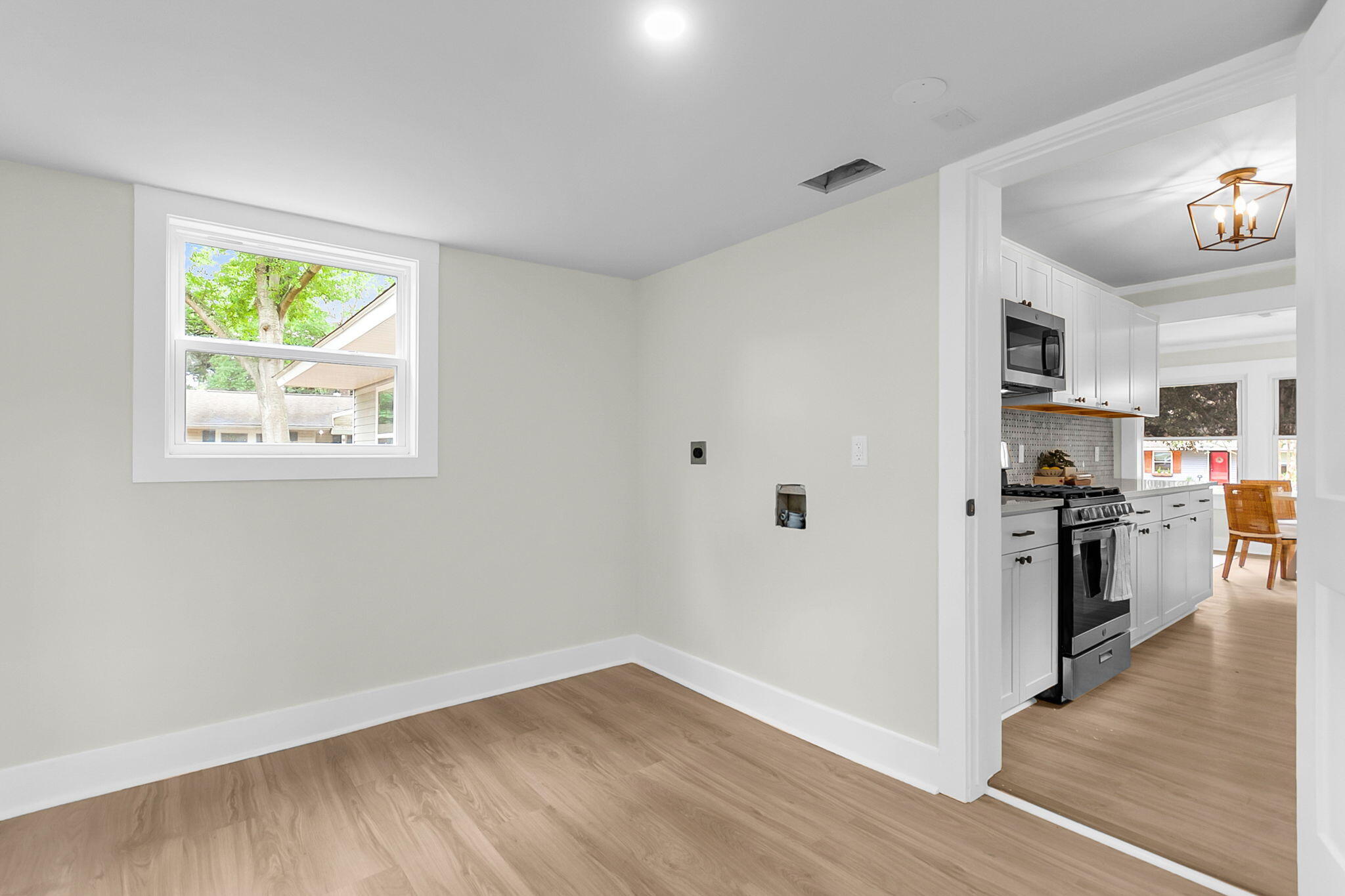 1238 Hawthorne Circle