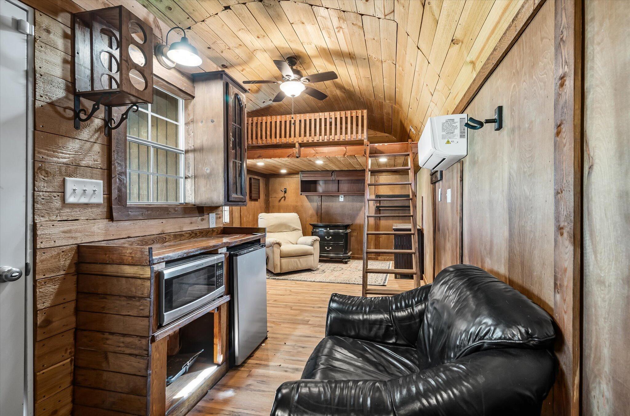 7967 Highway 162