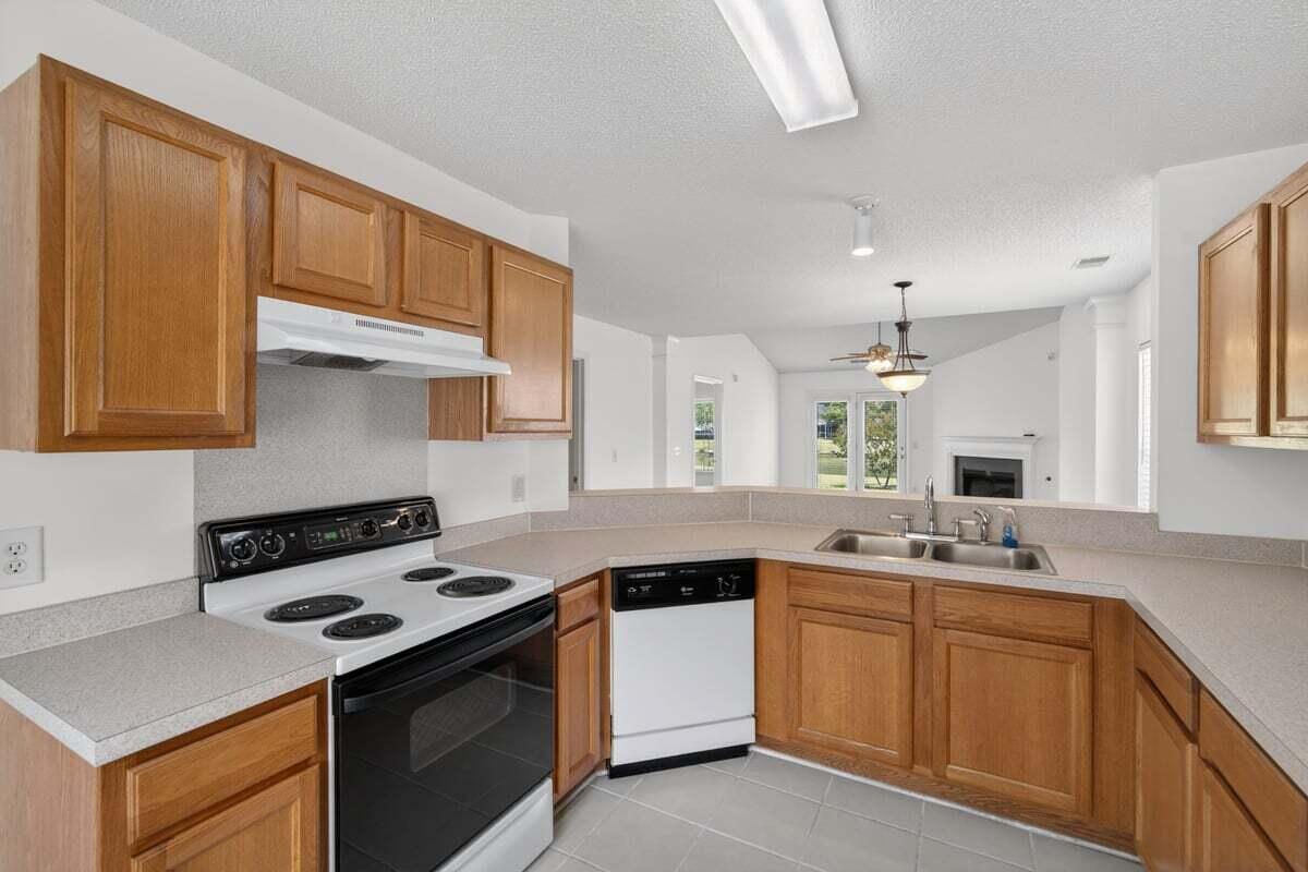 206 Dupont Way