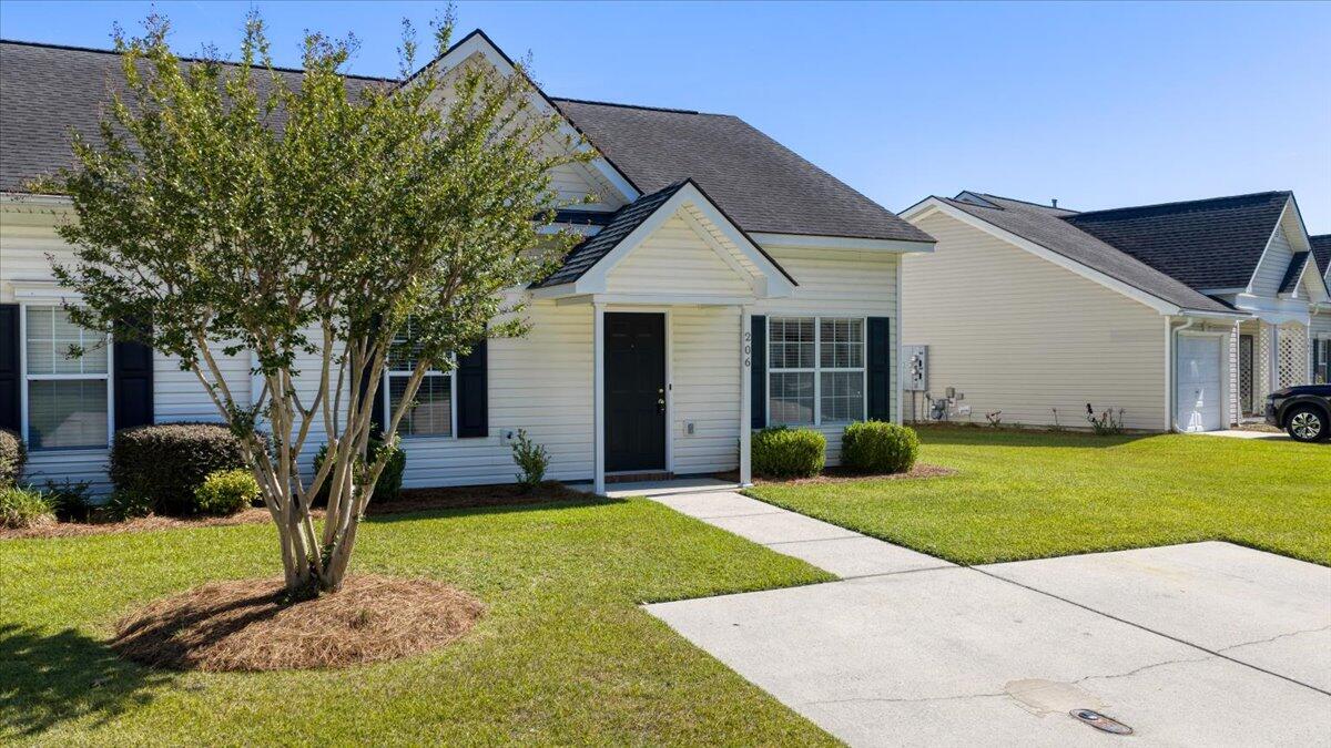 206 Dupont Way