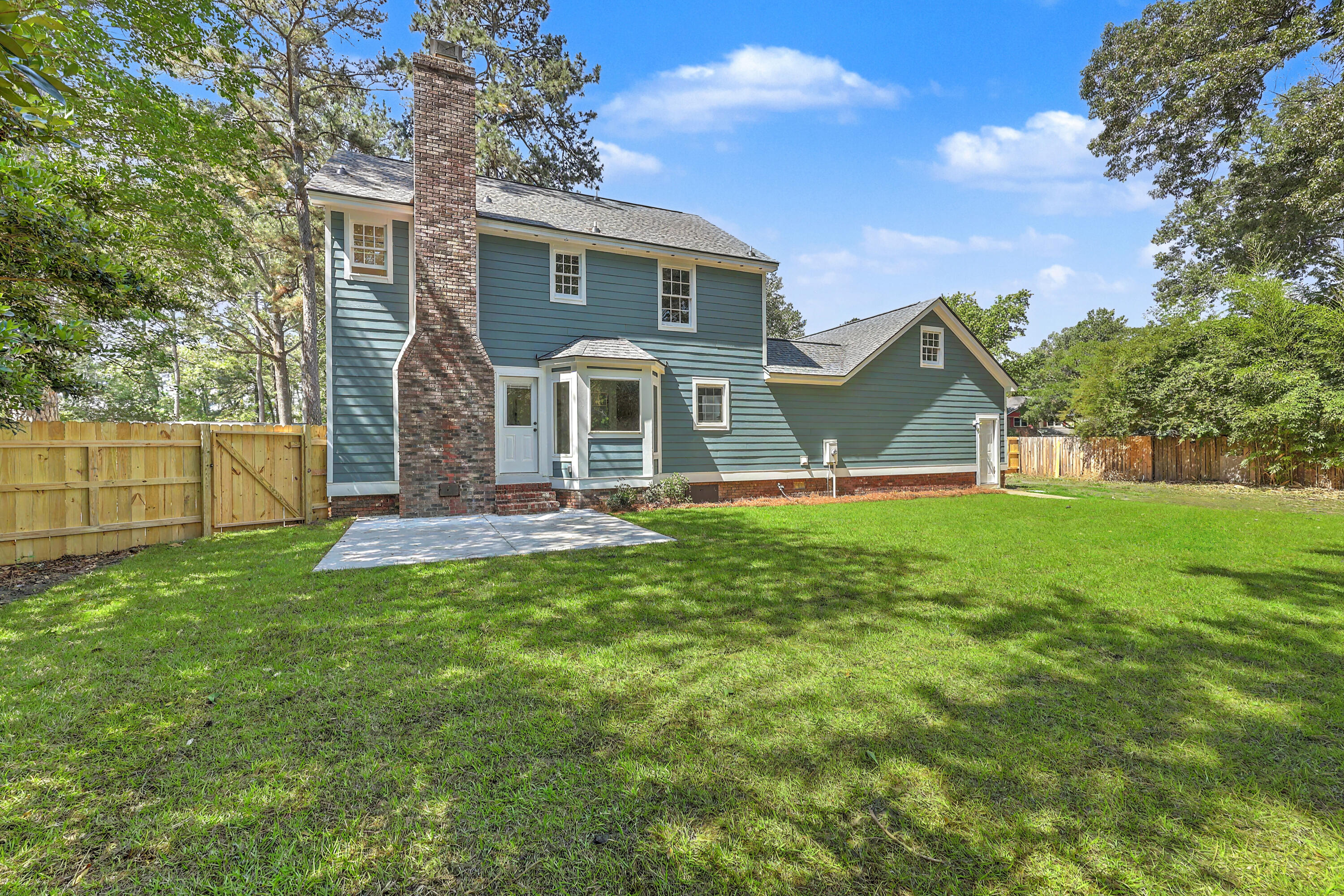 106 Sweetbriar Road