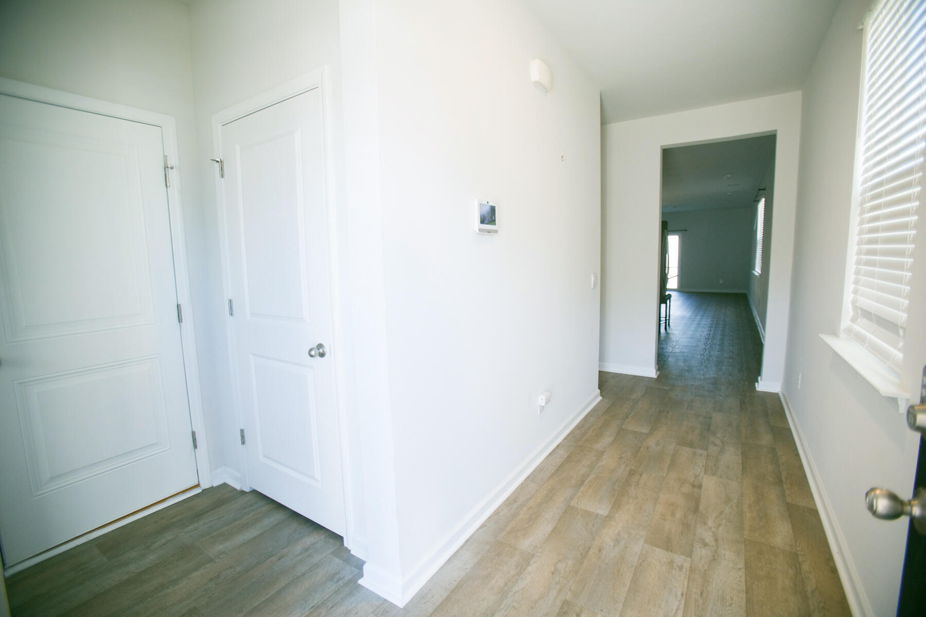 212 N Light Way