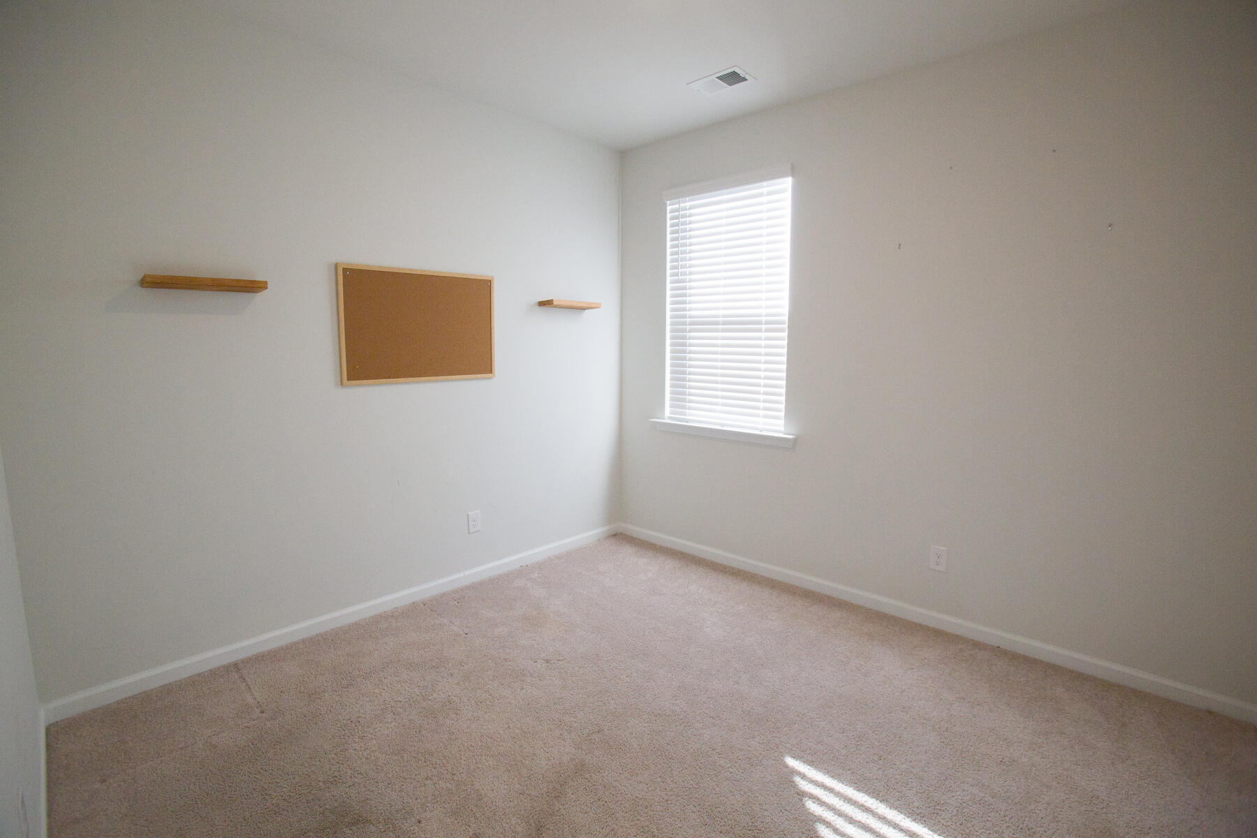 212 N Light Way