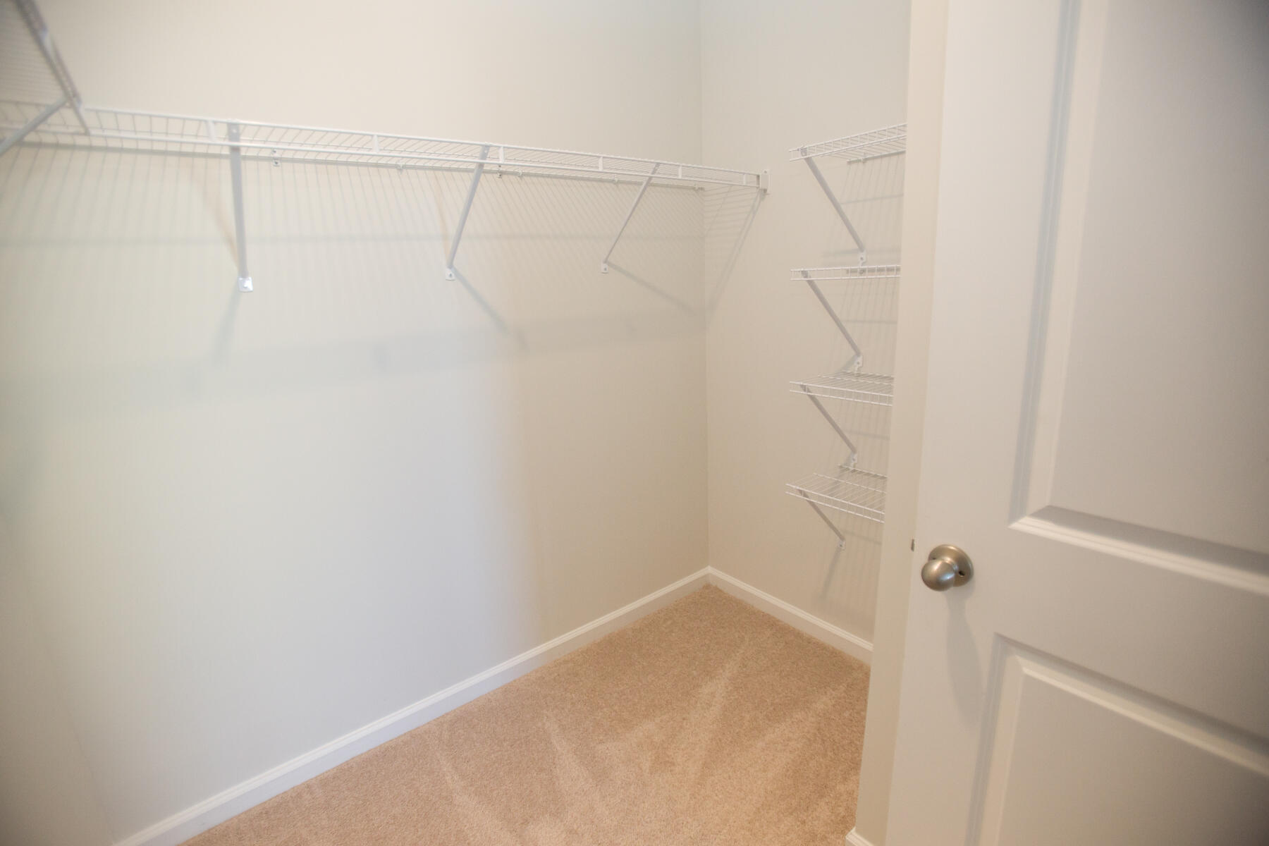 212 N Light Way