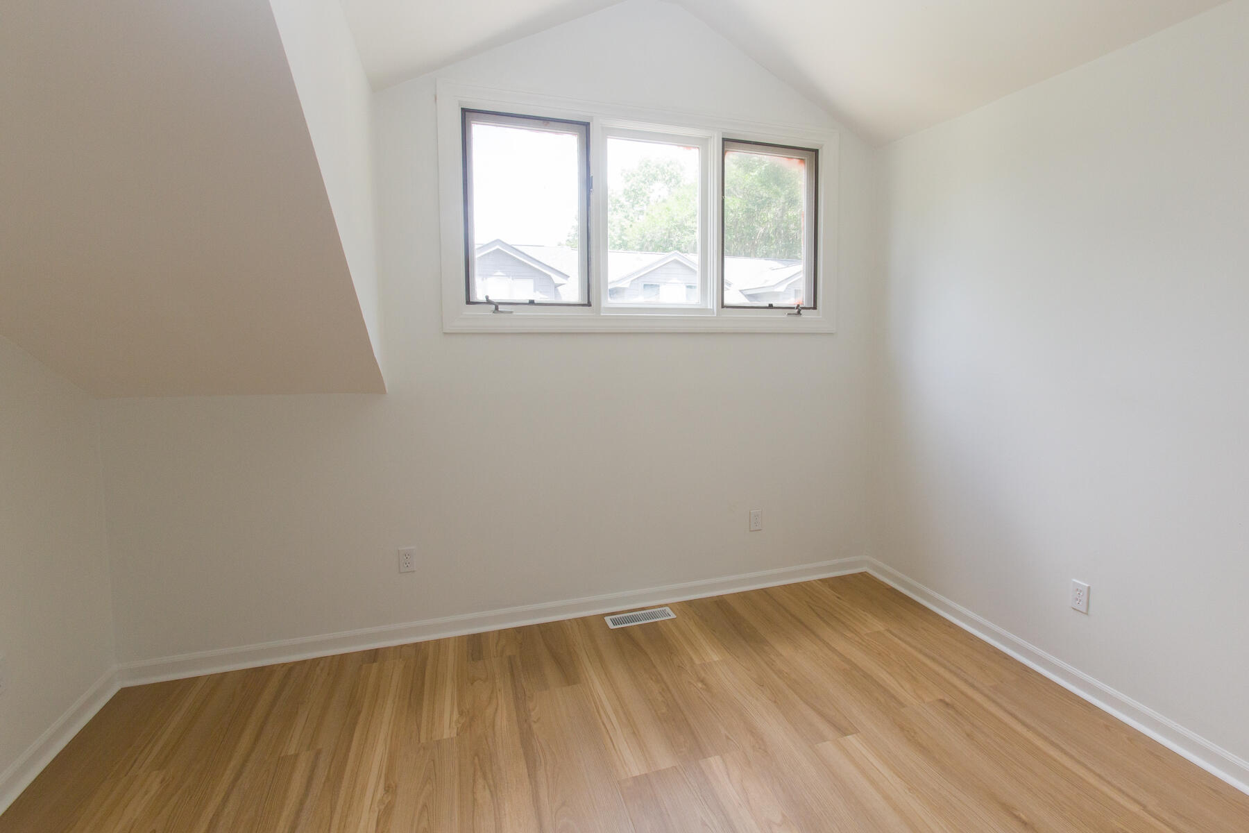 4433 Great Oak Drive