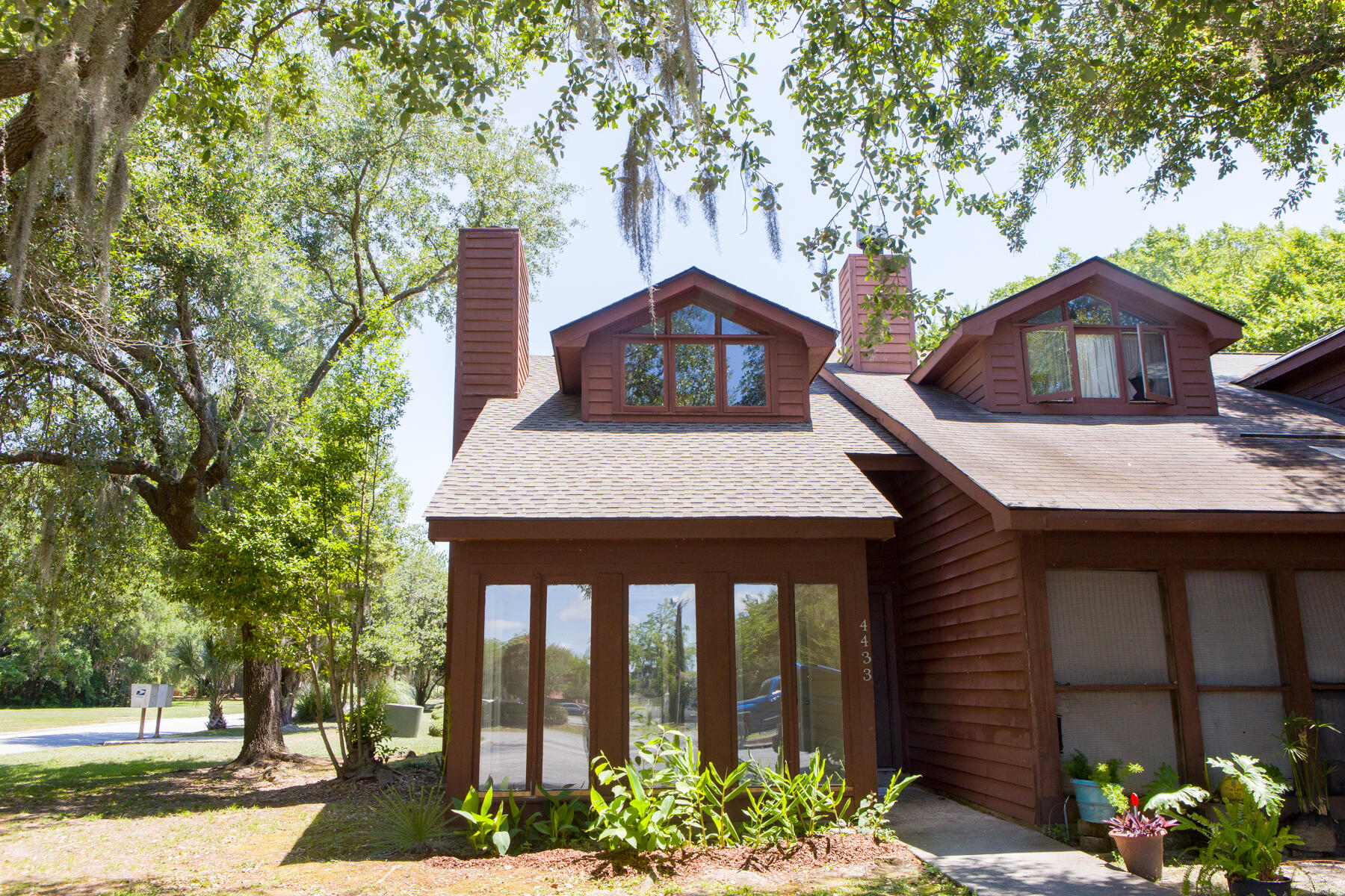 4433 Great Oak Drive