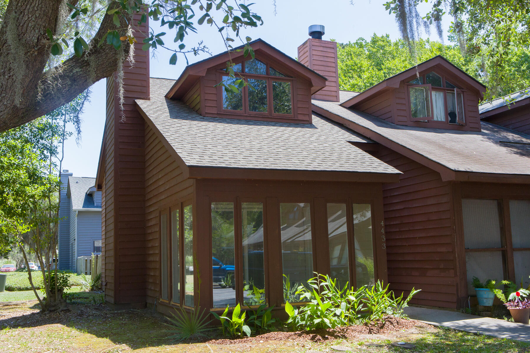 4433 Great Oak Drive