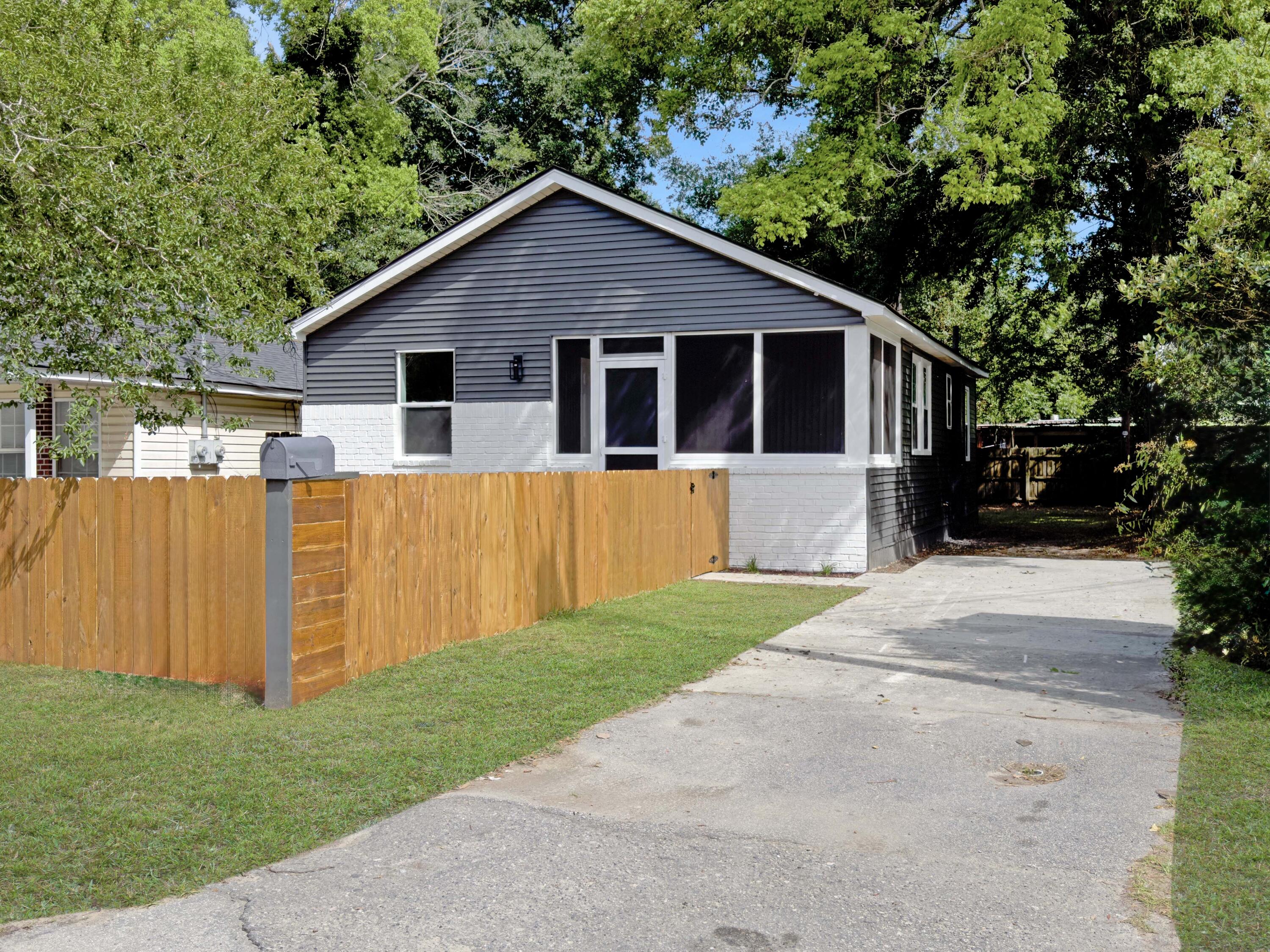 1937 Baxter Street
