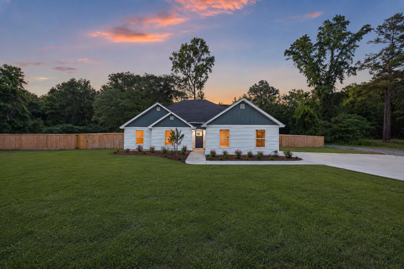 6324 N Highway 17