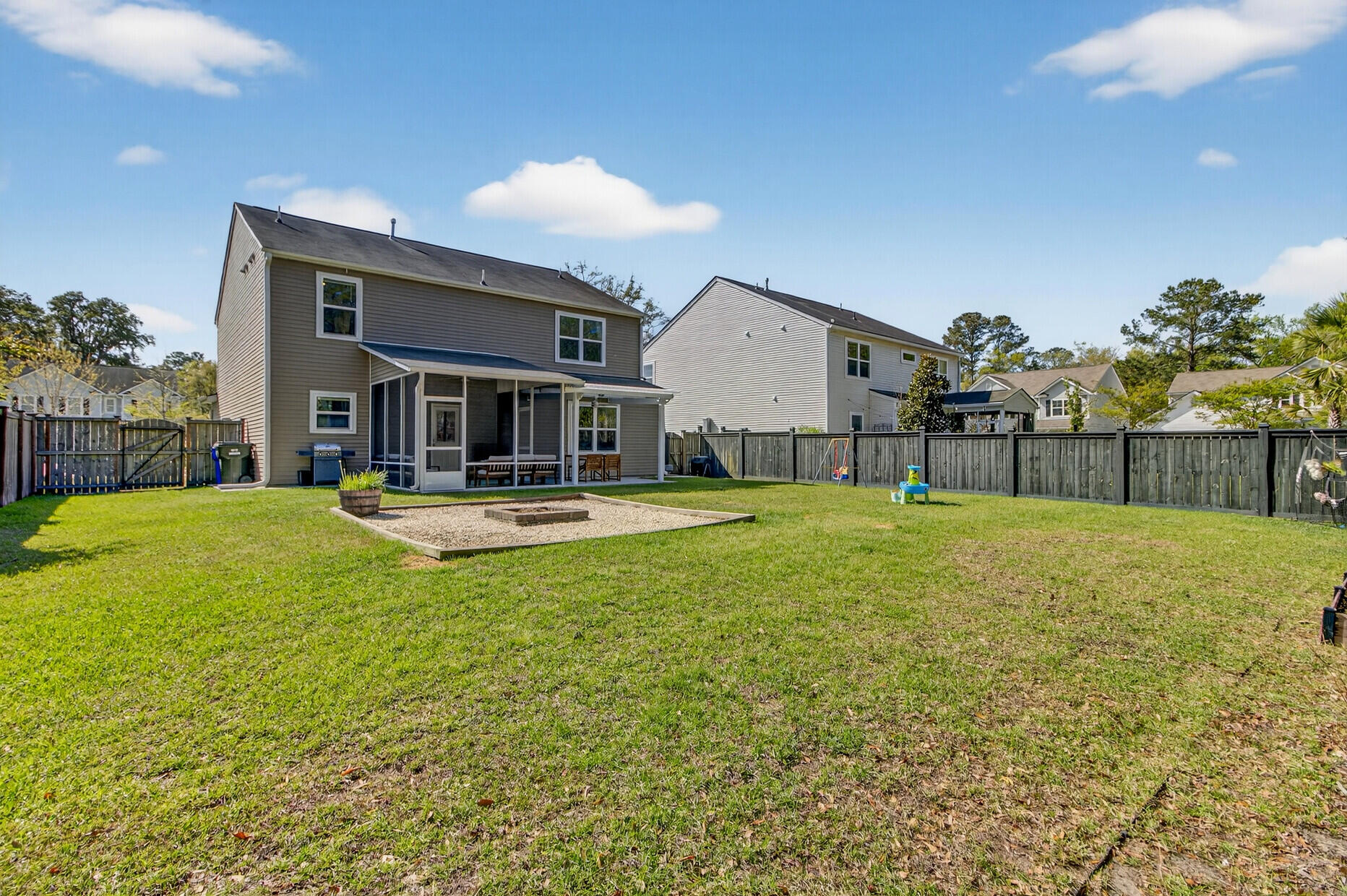 1903 Toland Court