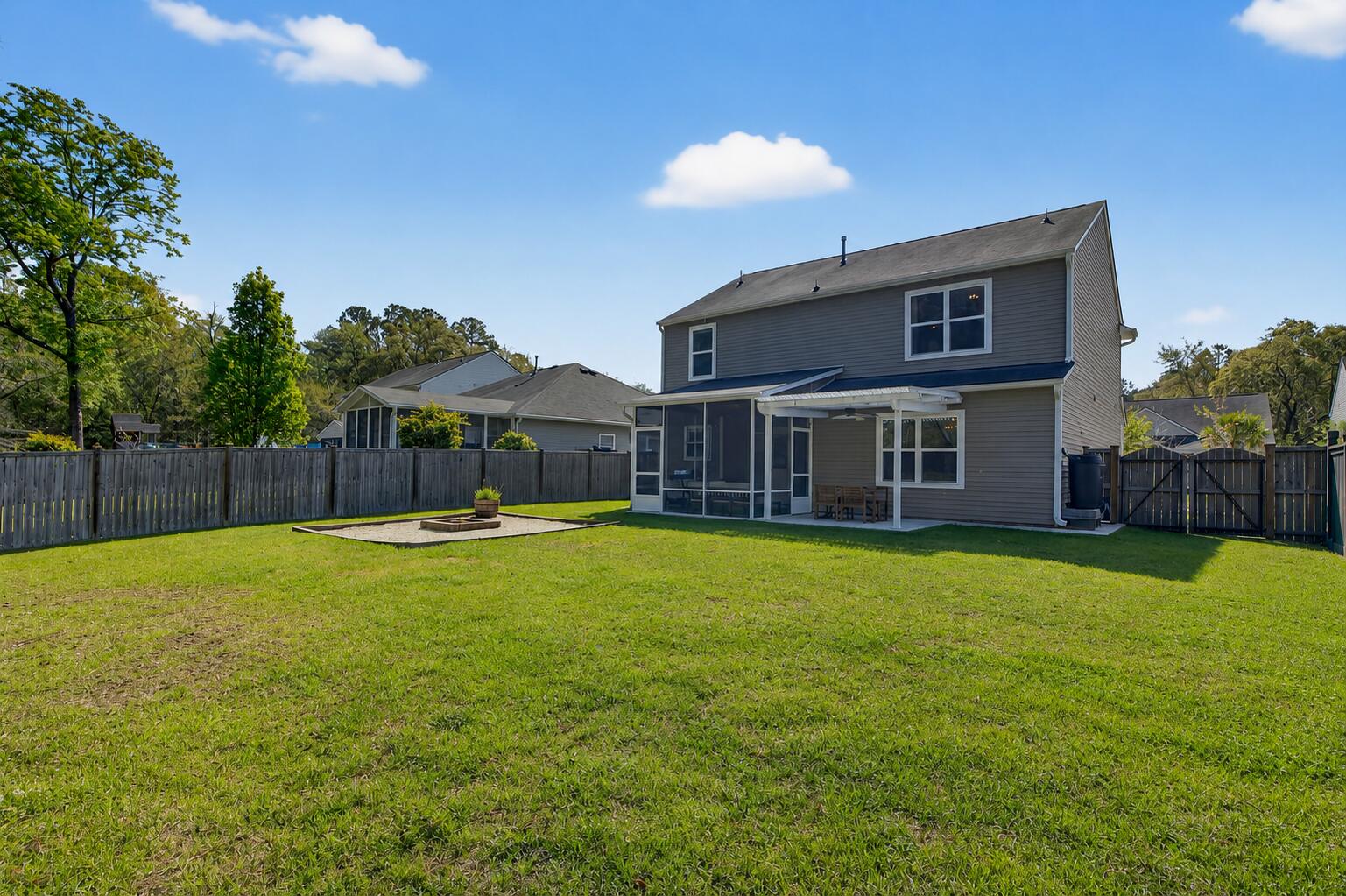 1903 Toland Court