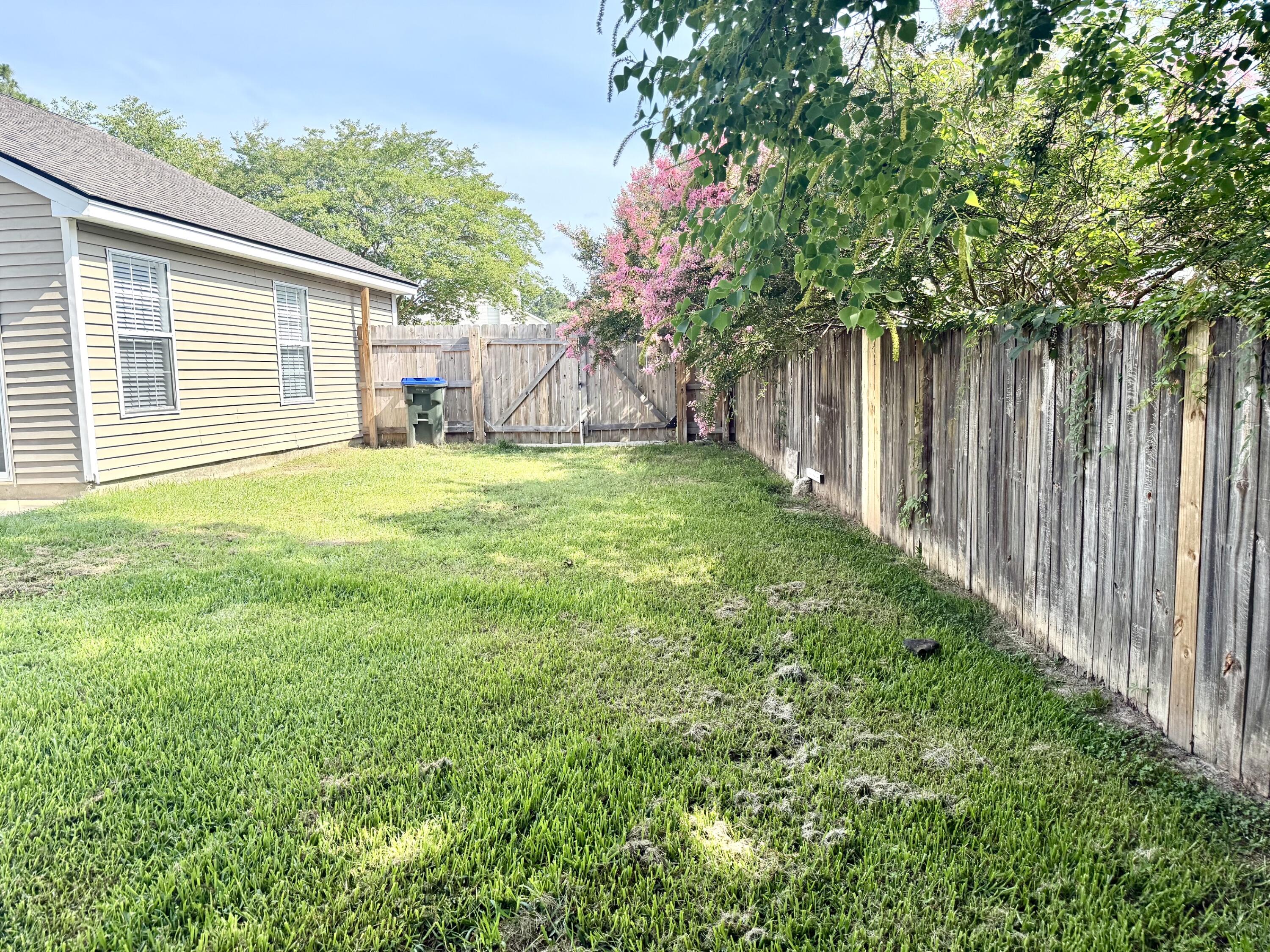 260 2 Pond Loop
