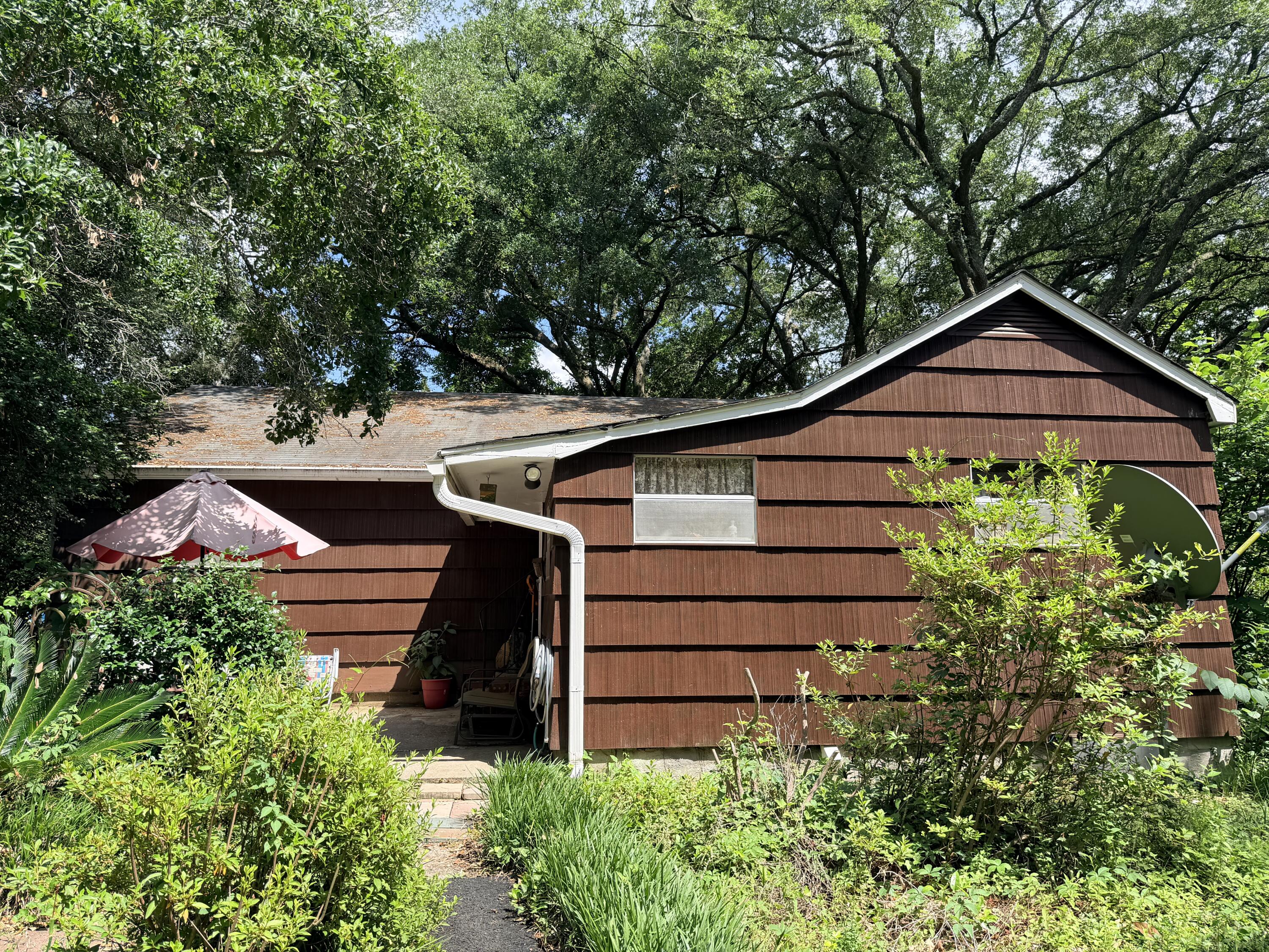 3436 Mistletoe Lane