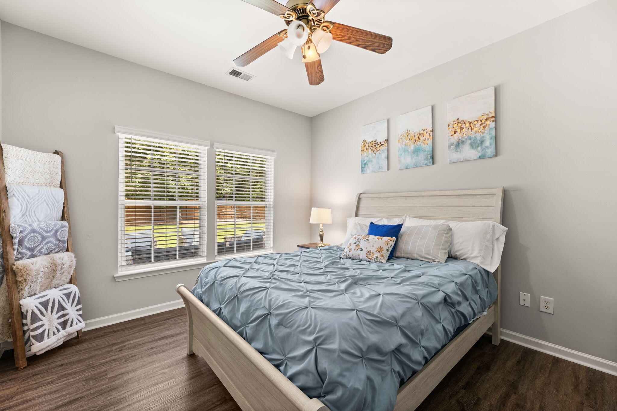 5255 Lenora Drive