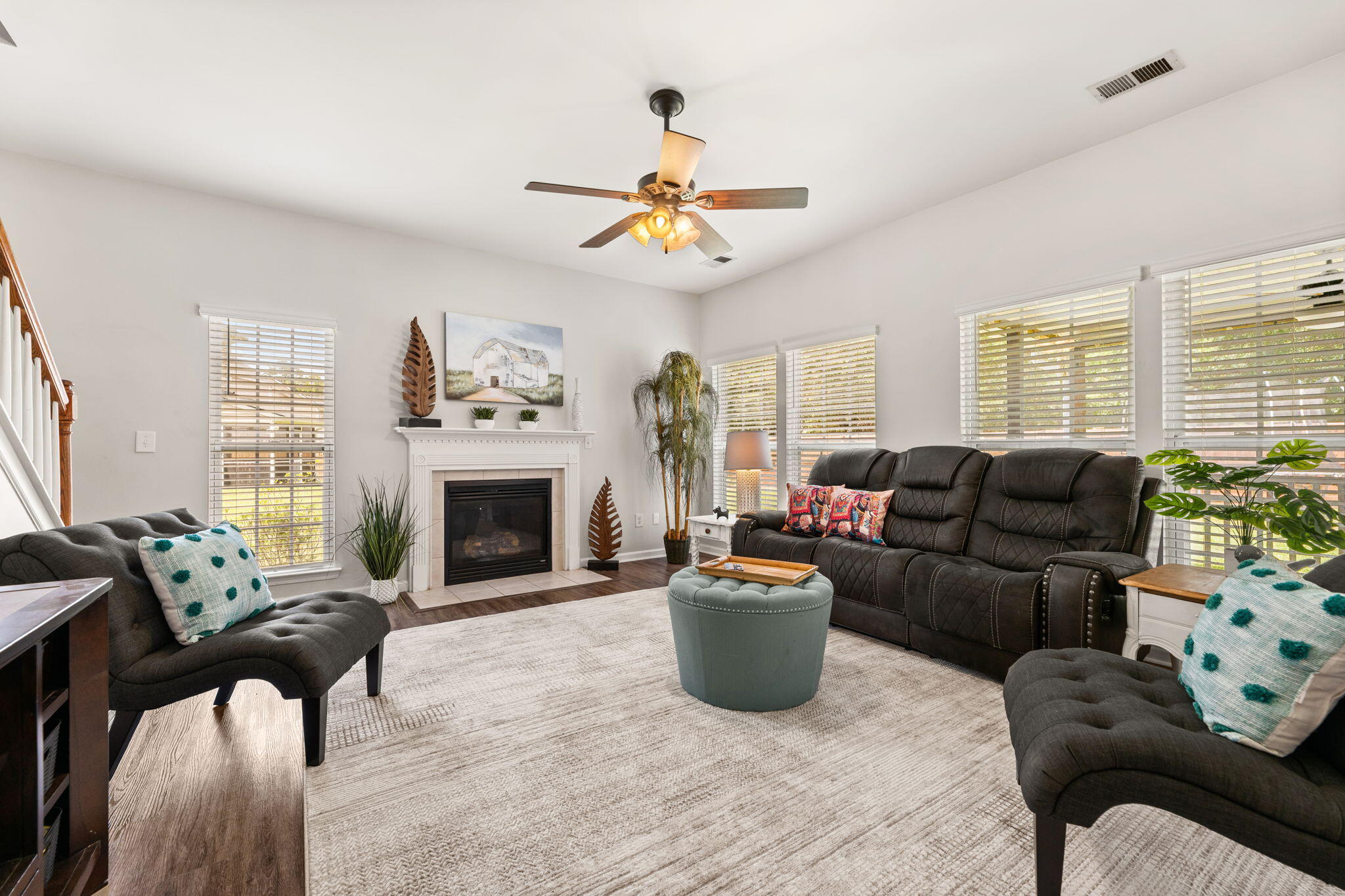 5255 Lenora Drive