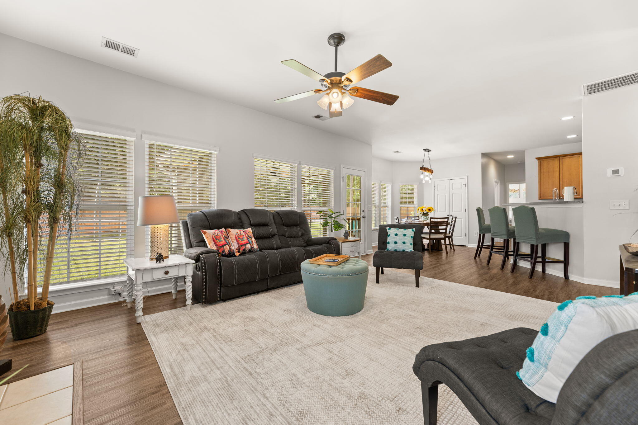 5255 Lenora Drive