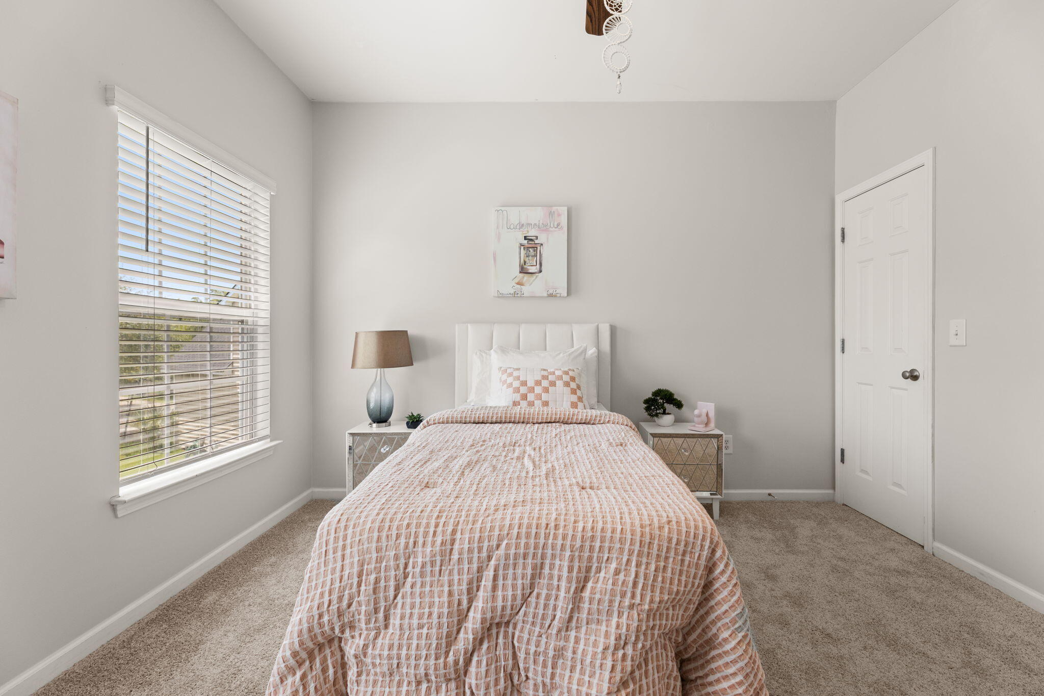 5255 Lenora Drive