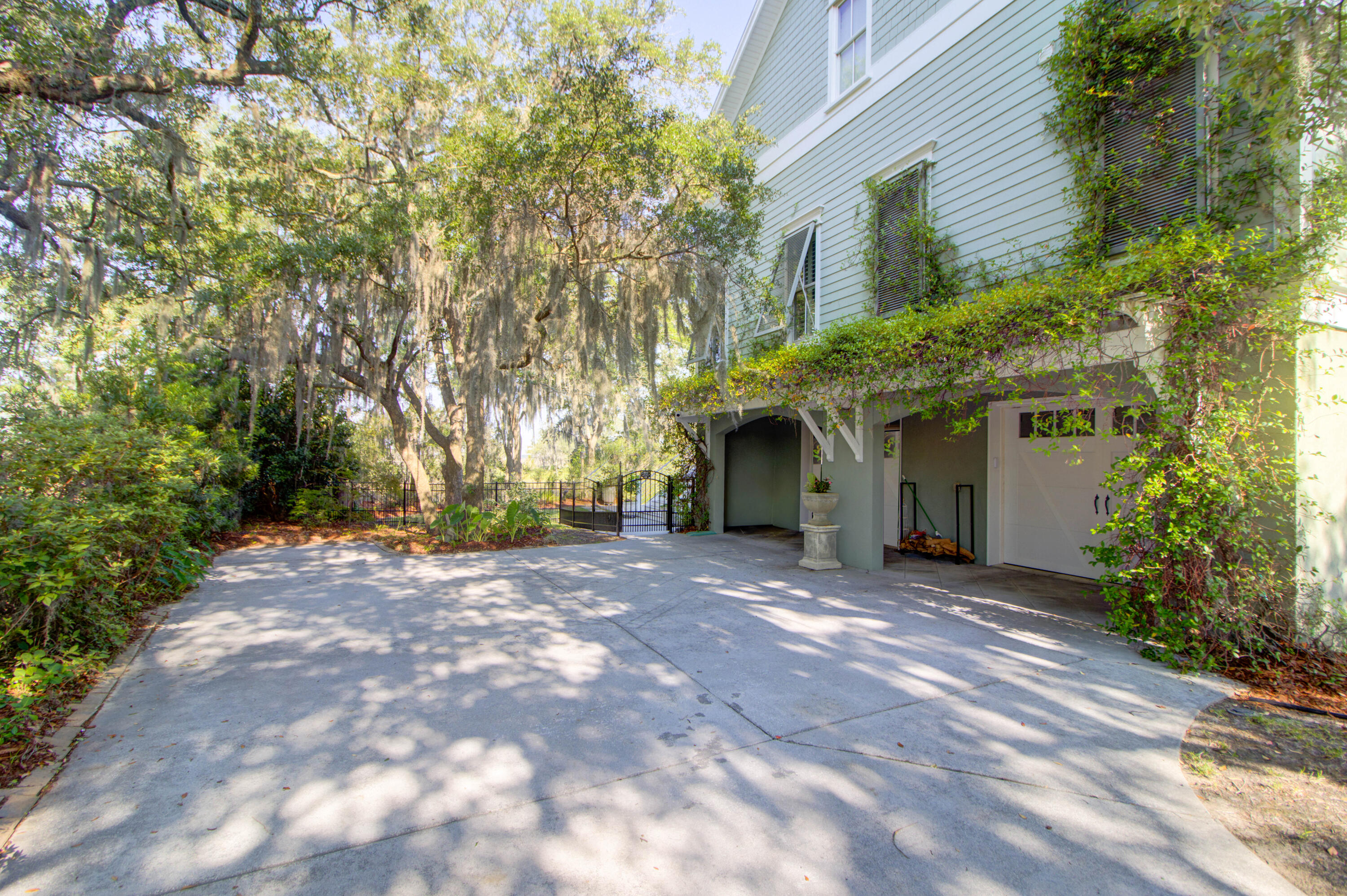 374 Mutual Drive