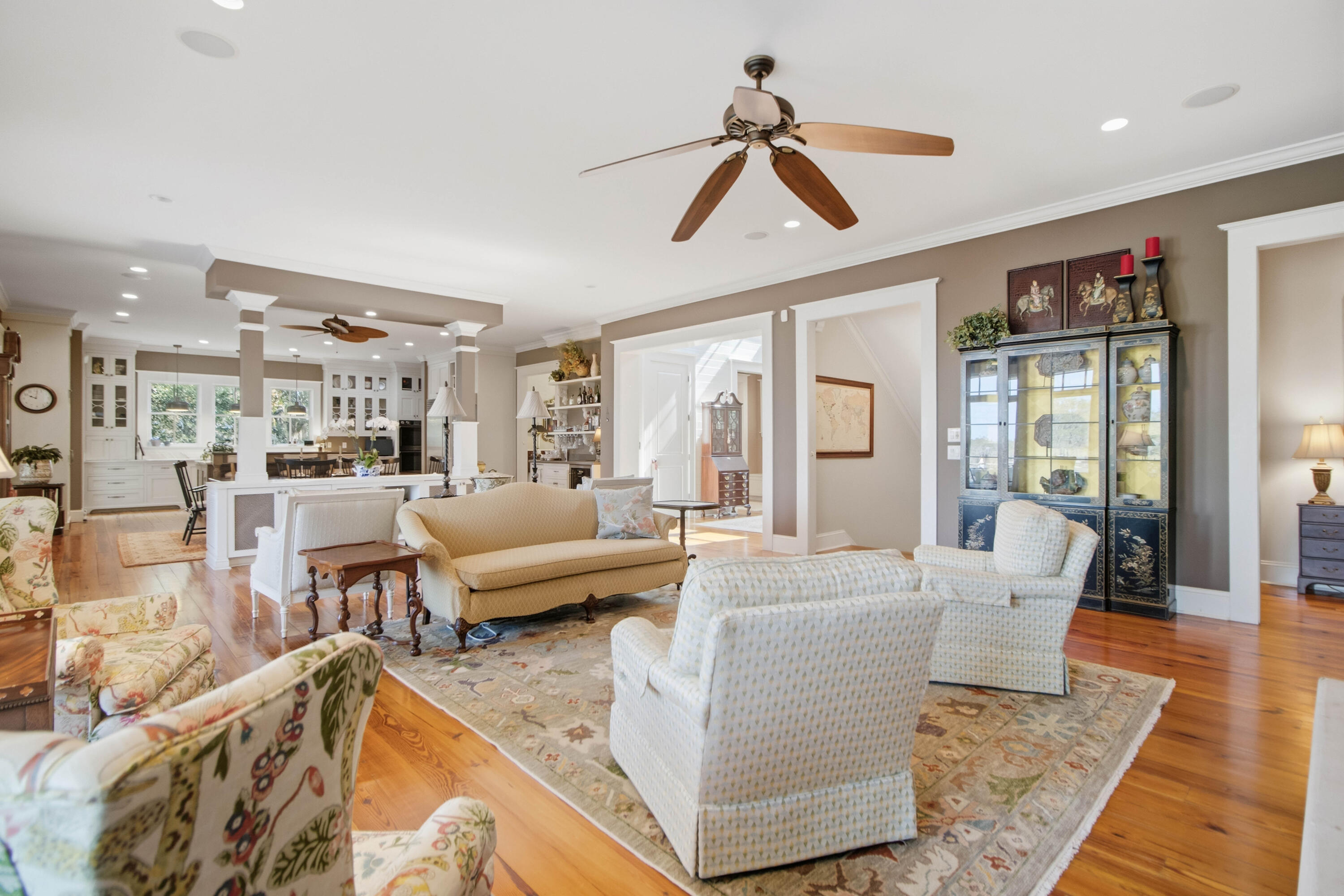 374 Mutual Drive