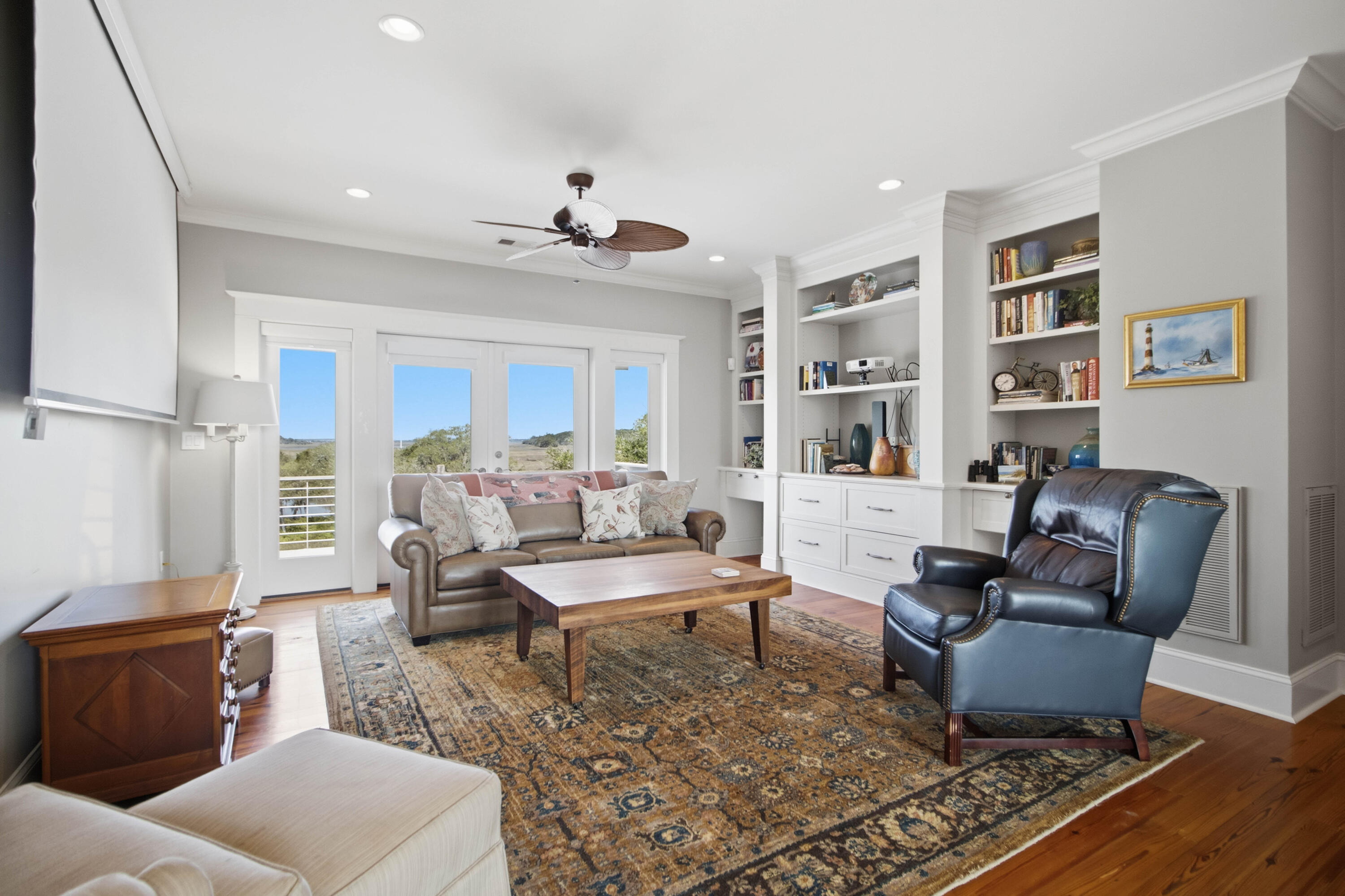 374 Mutual Drive