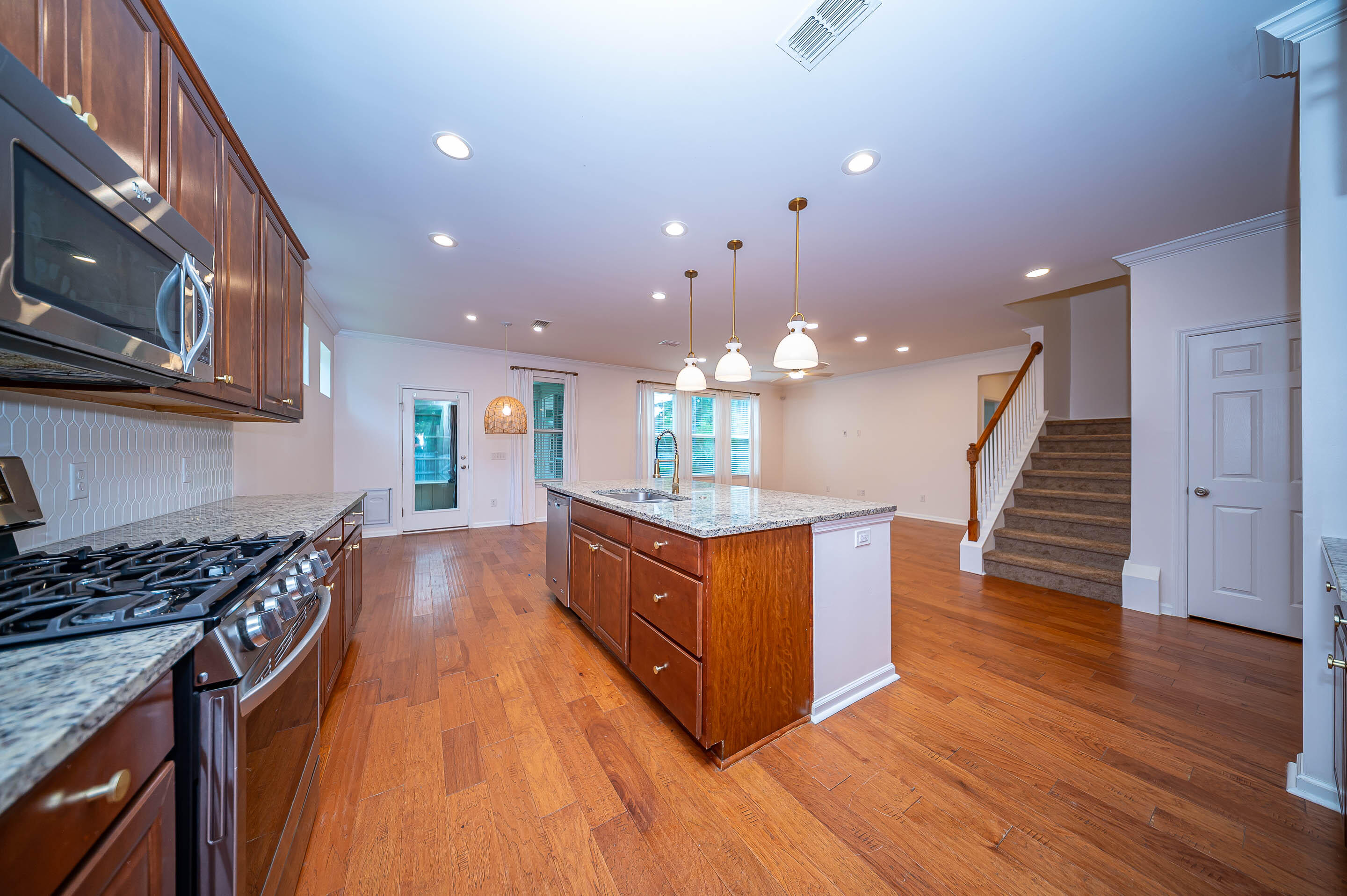 204 Buttercup Lane