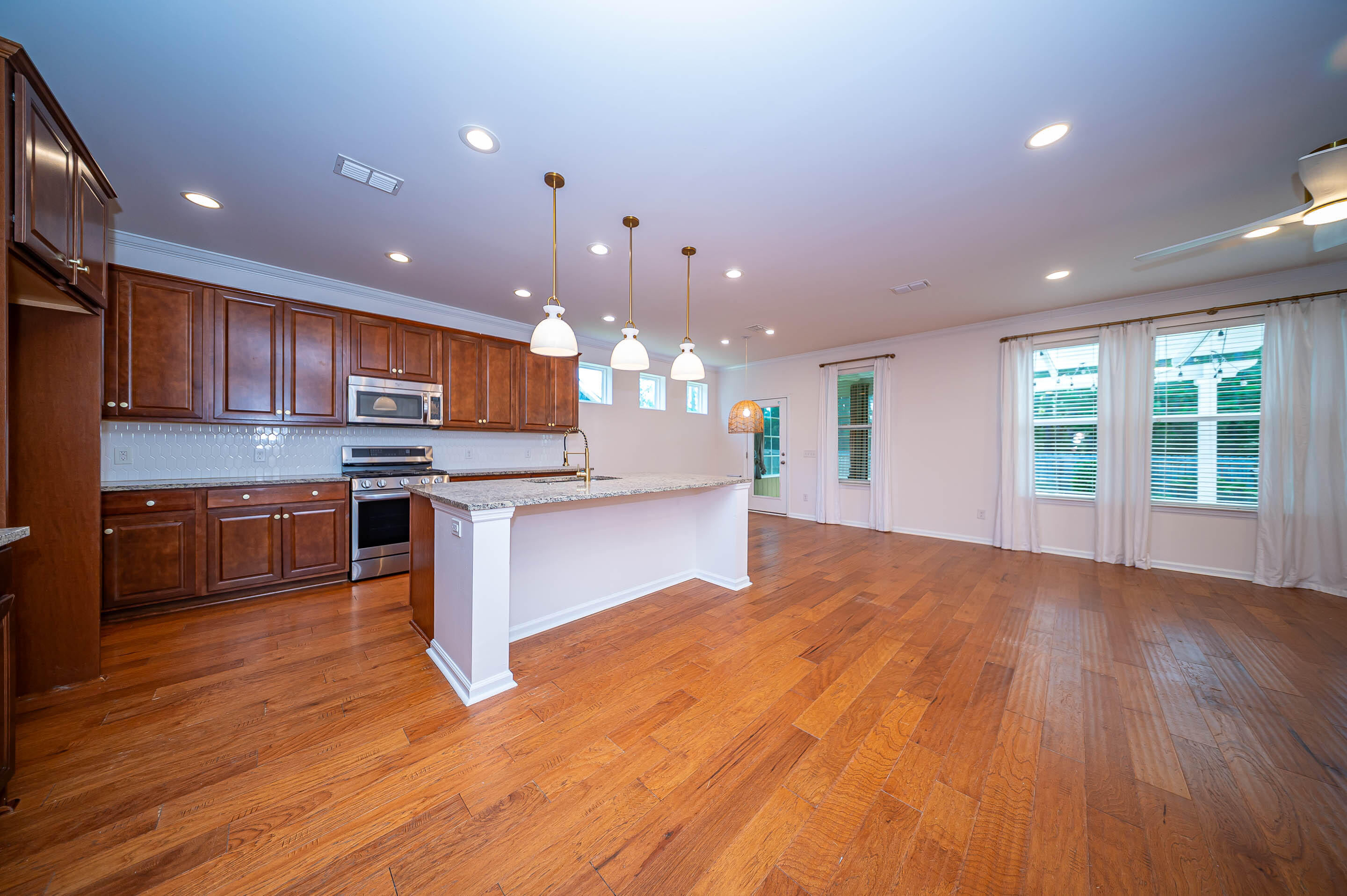 204 Buttercup Lane