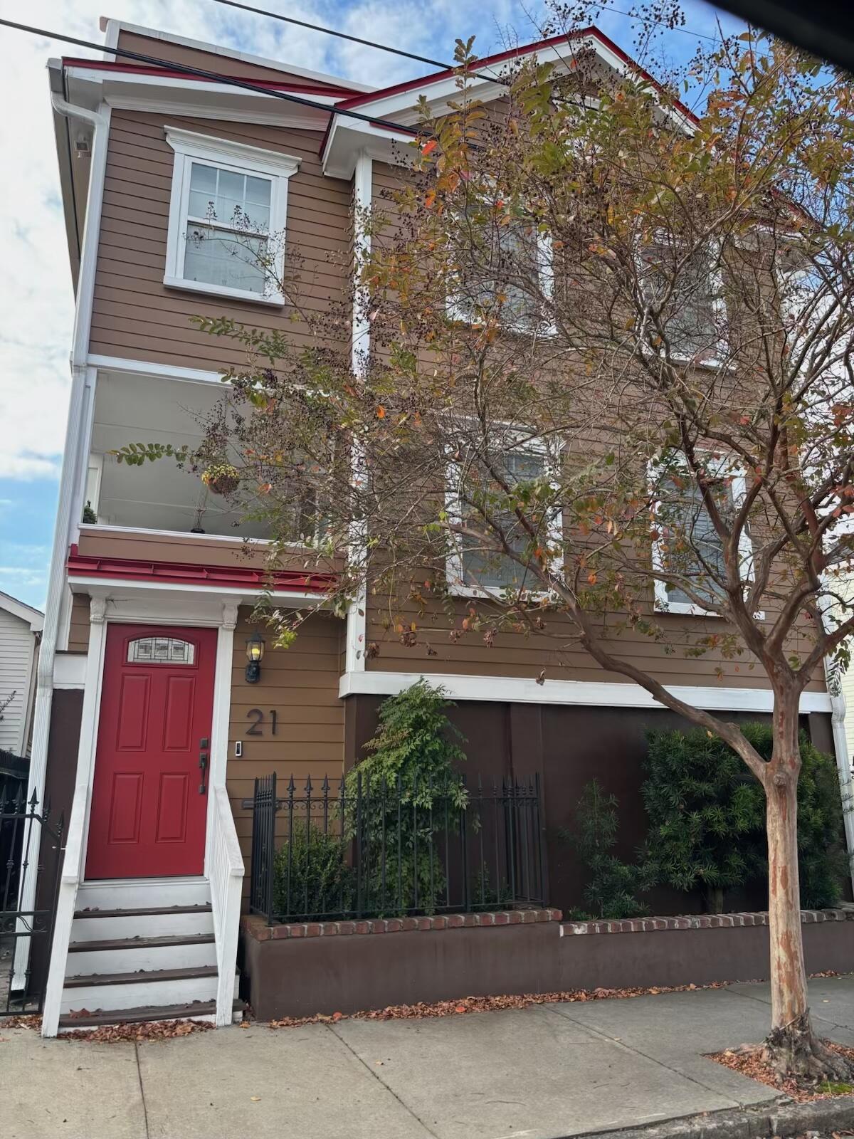 21 Aiken Street