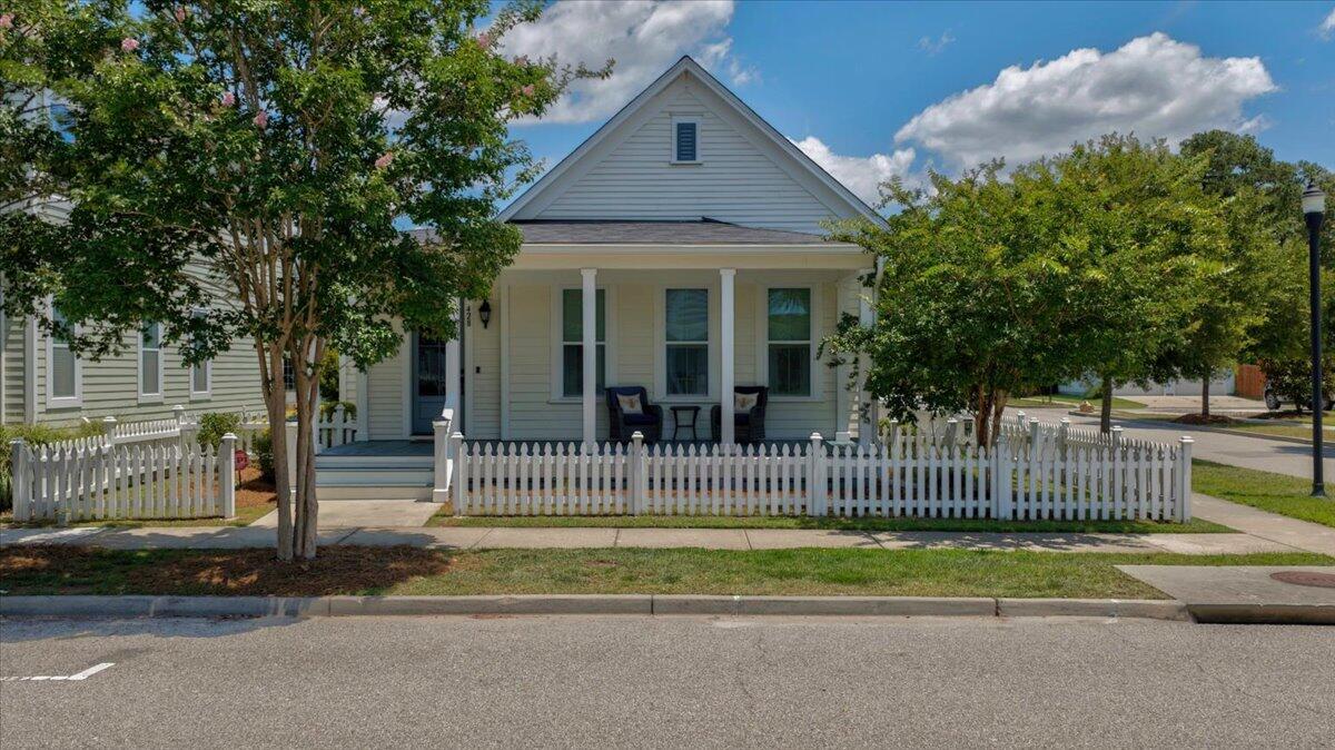 428 Watergrass Way