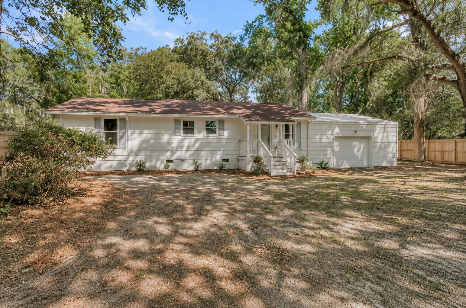 709 Dolph Lane, McClellanville