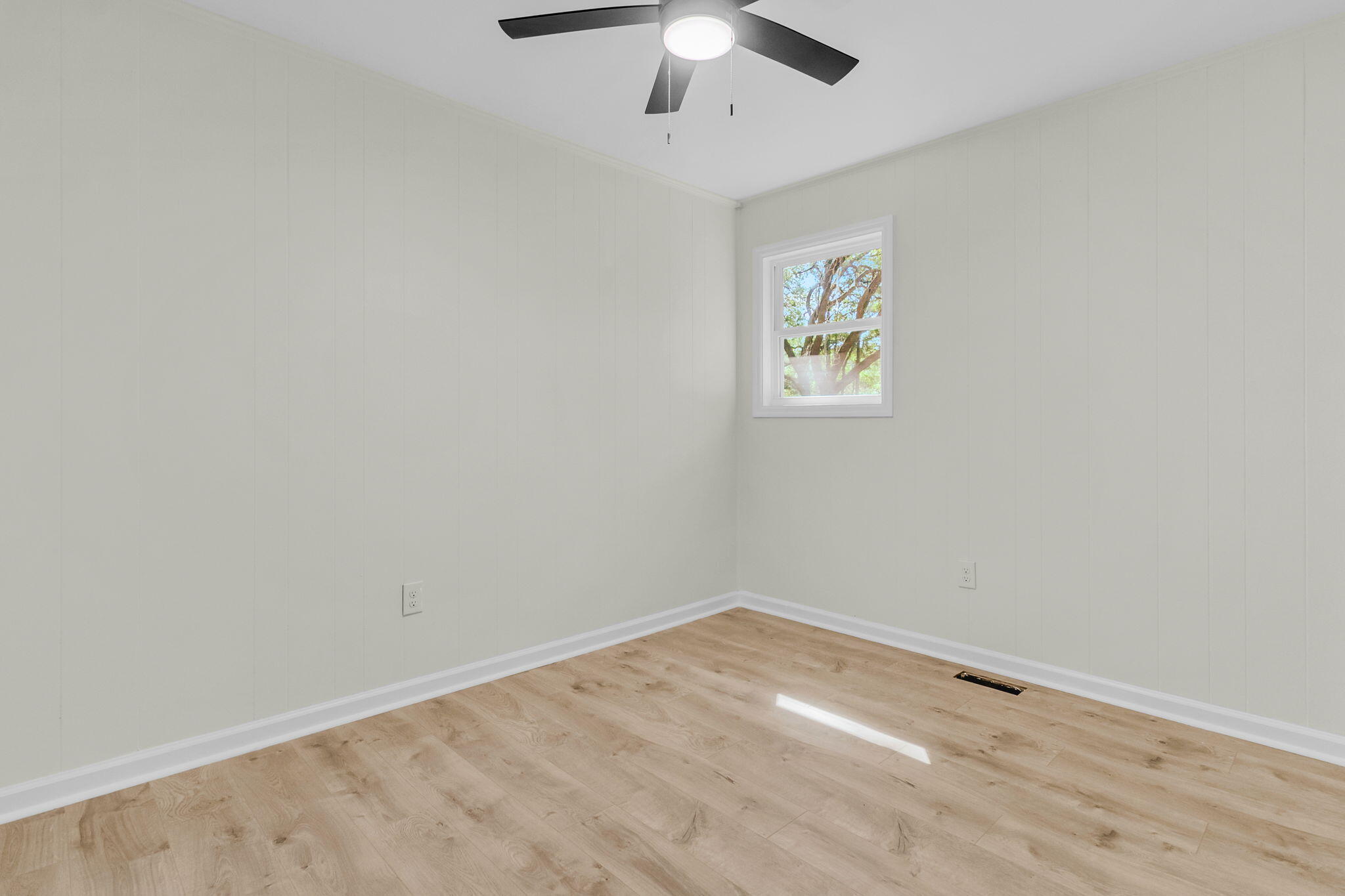 709 Dolph Lane, McClellanville