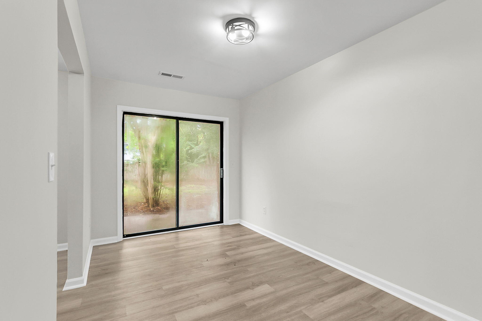 206 Tram Boulevard