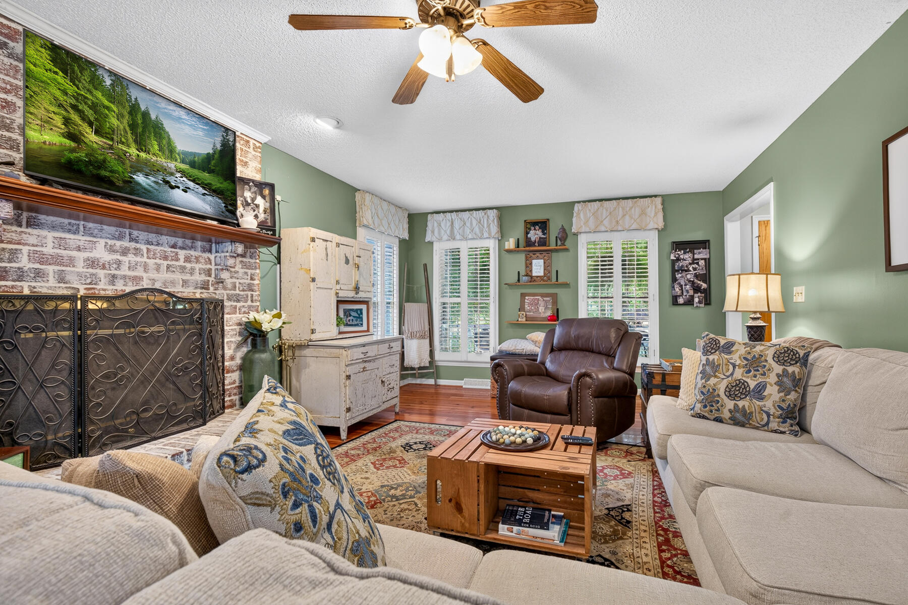 1547 Sterling Oaks Drive