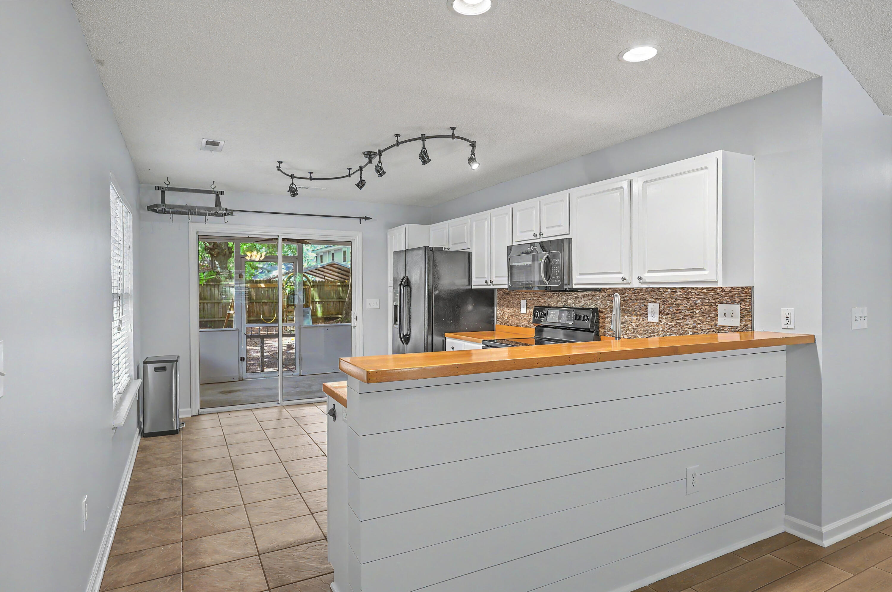 1612 Poinsettia Road