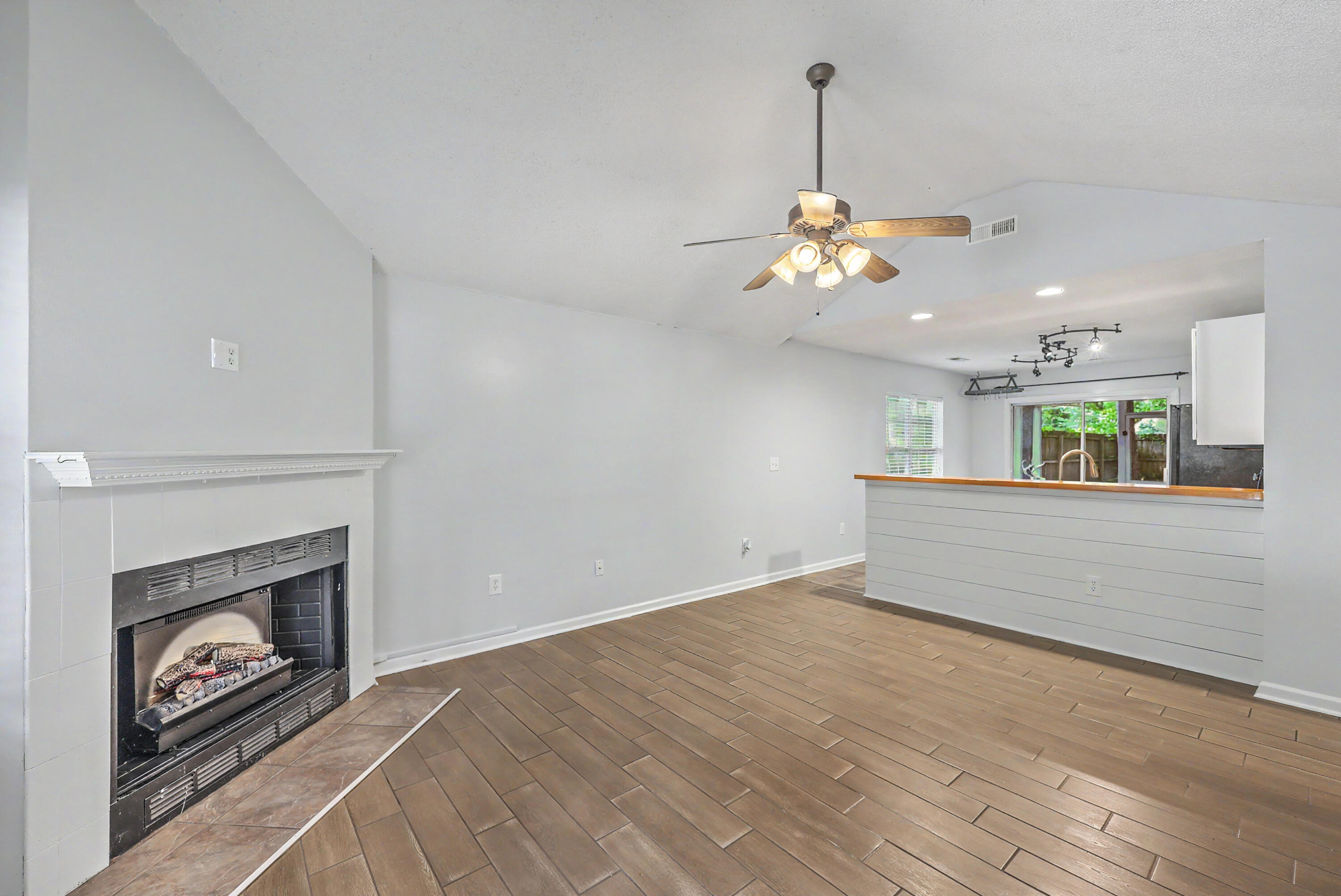 1612 Poinsettia Road
