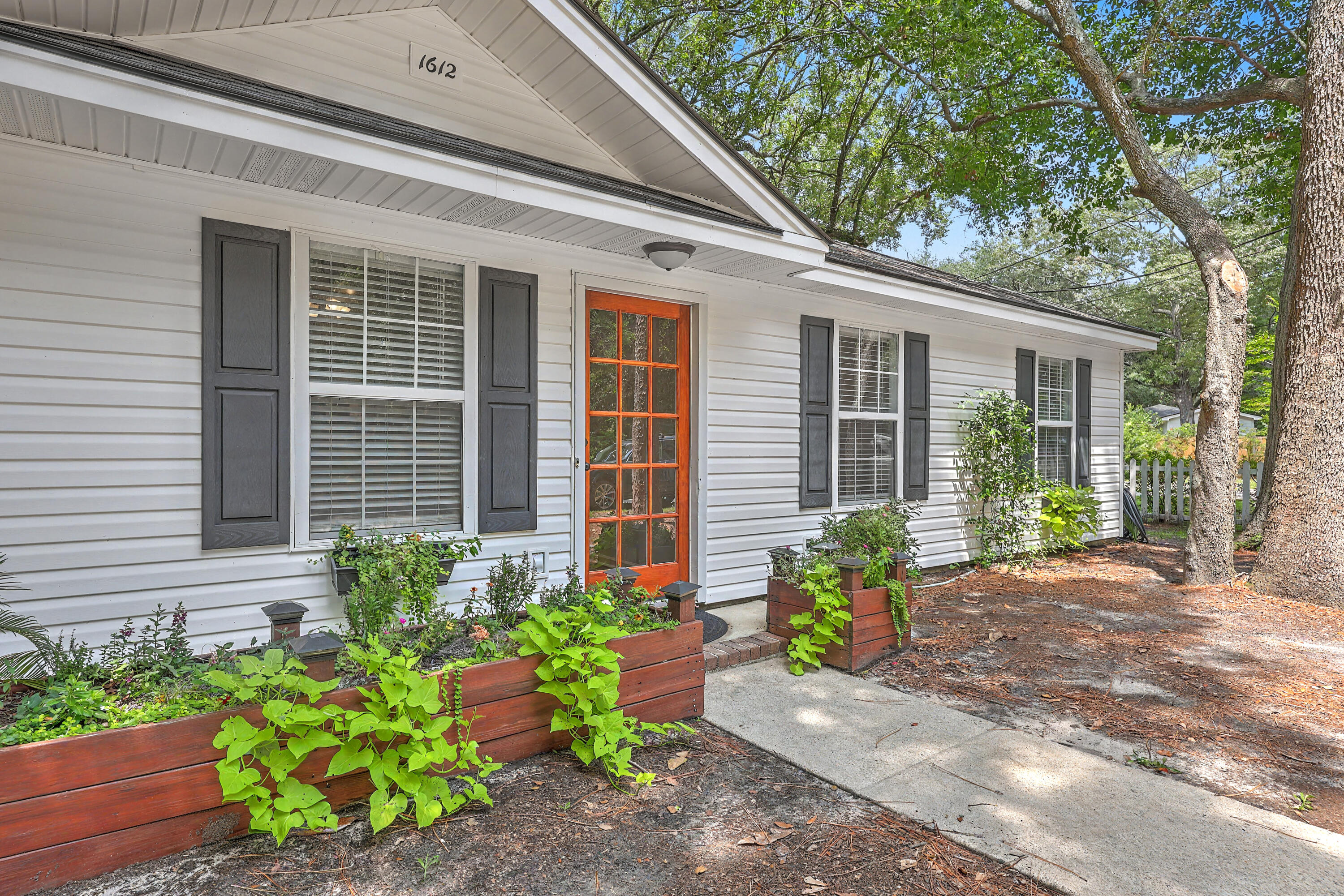 1612 Poinsettia Road
