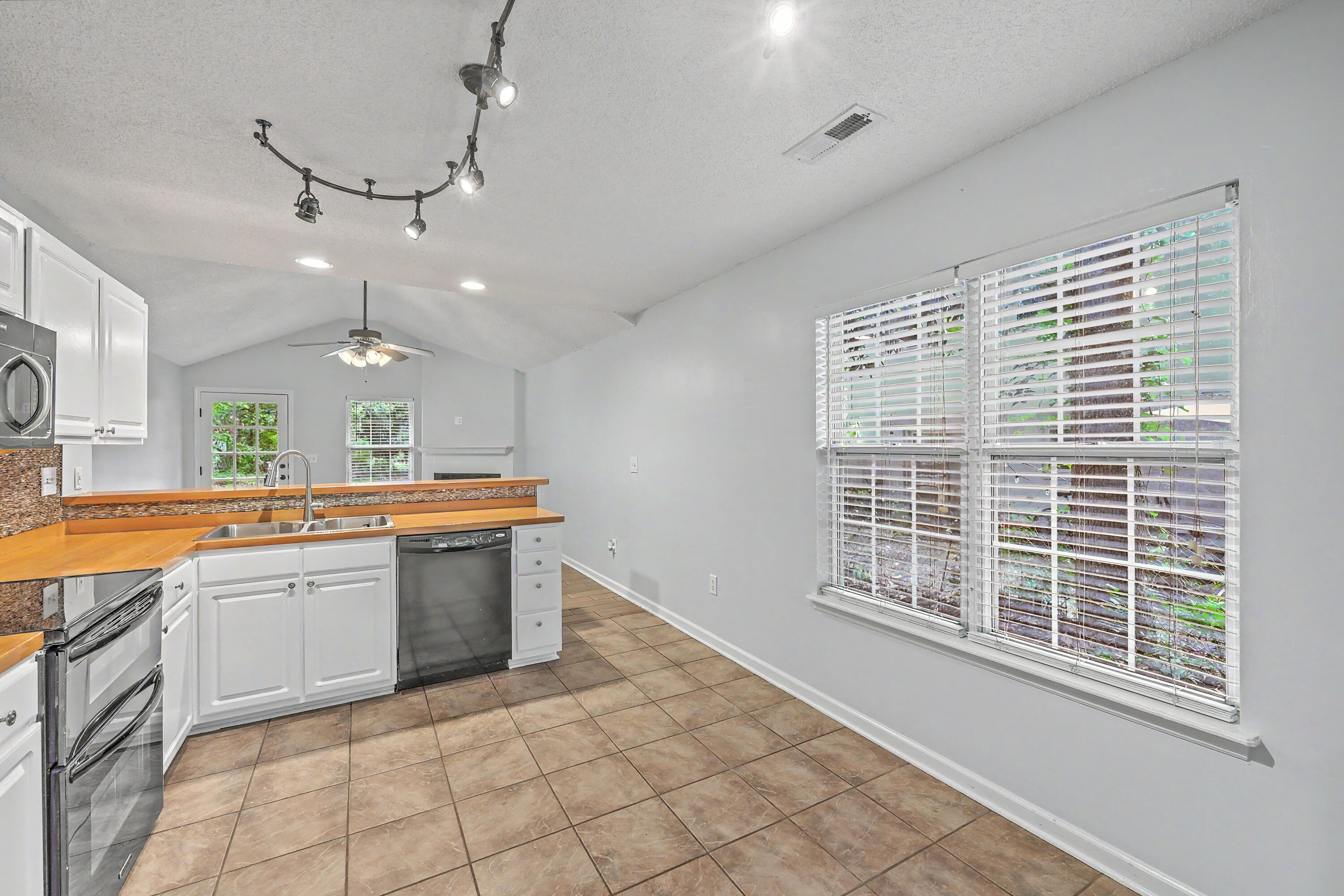 1612 Poinsettia Road