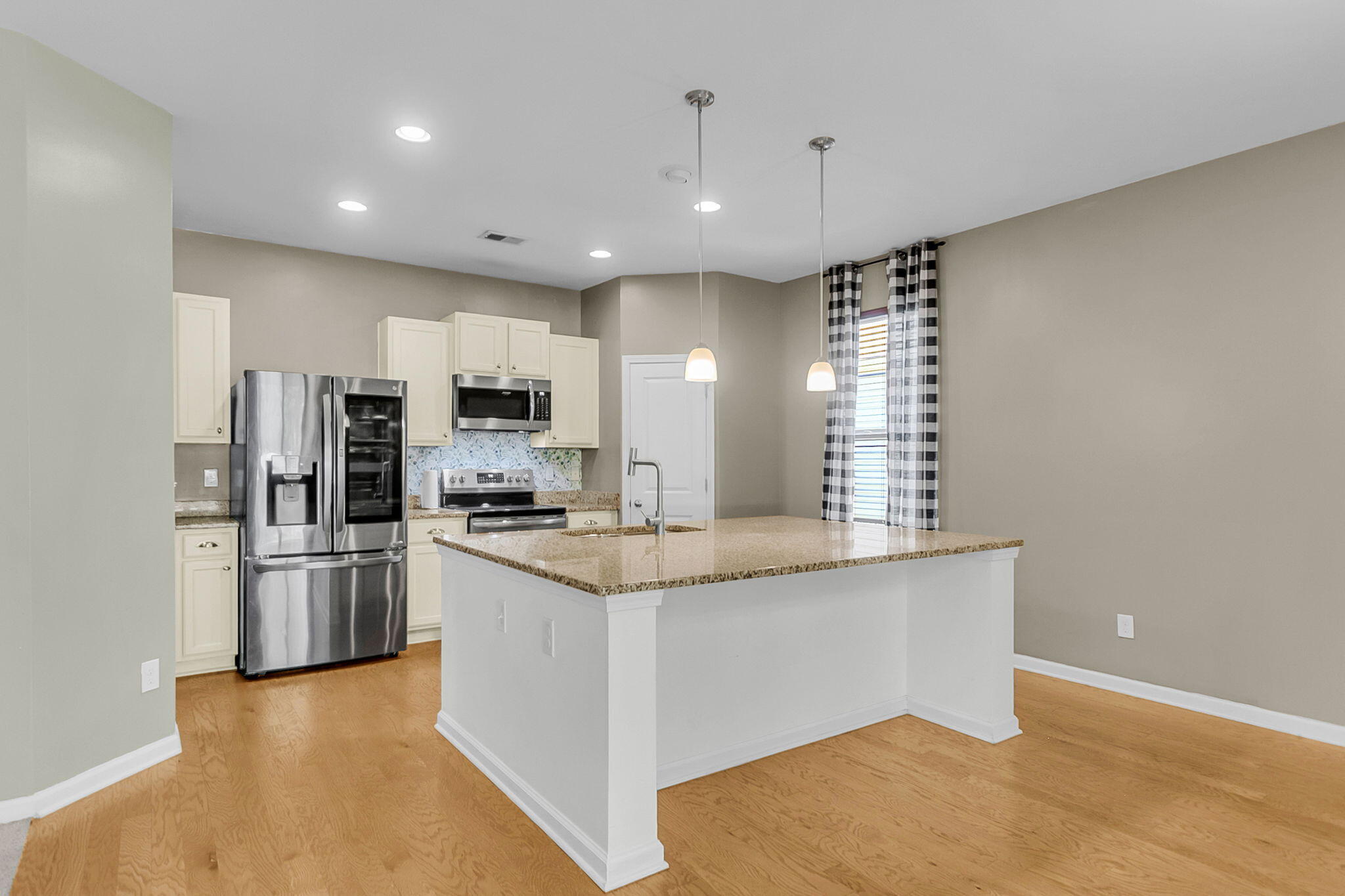 195 Hickory Ridge Way