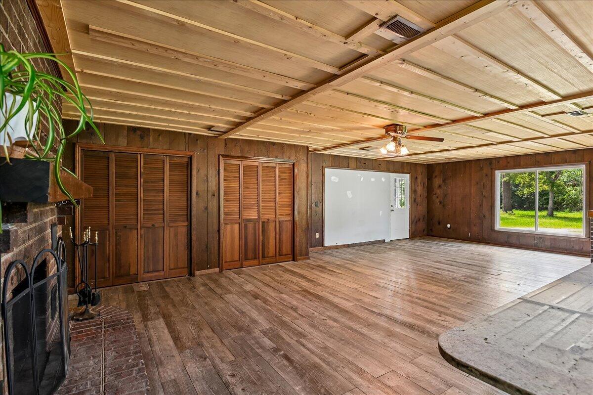 148 Claussen Street
