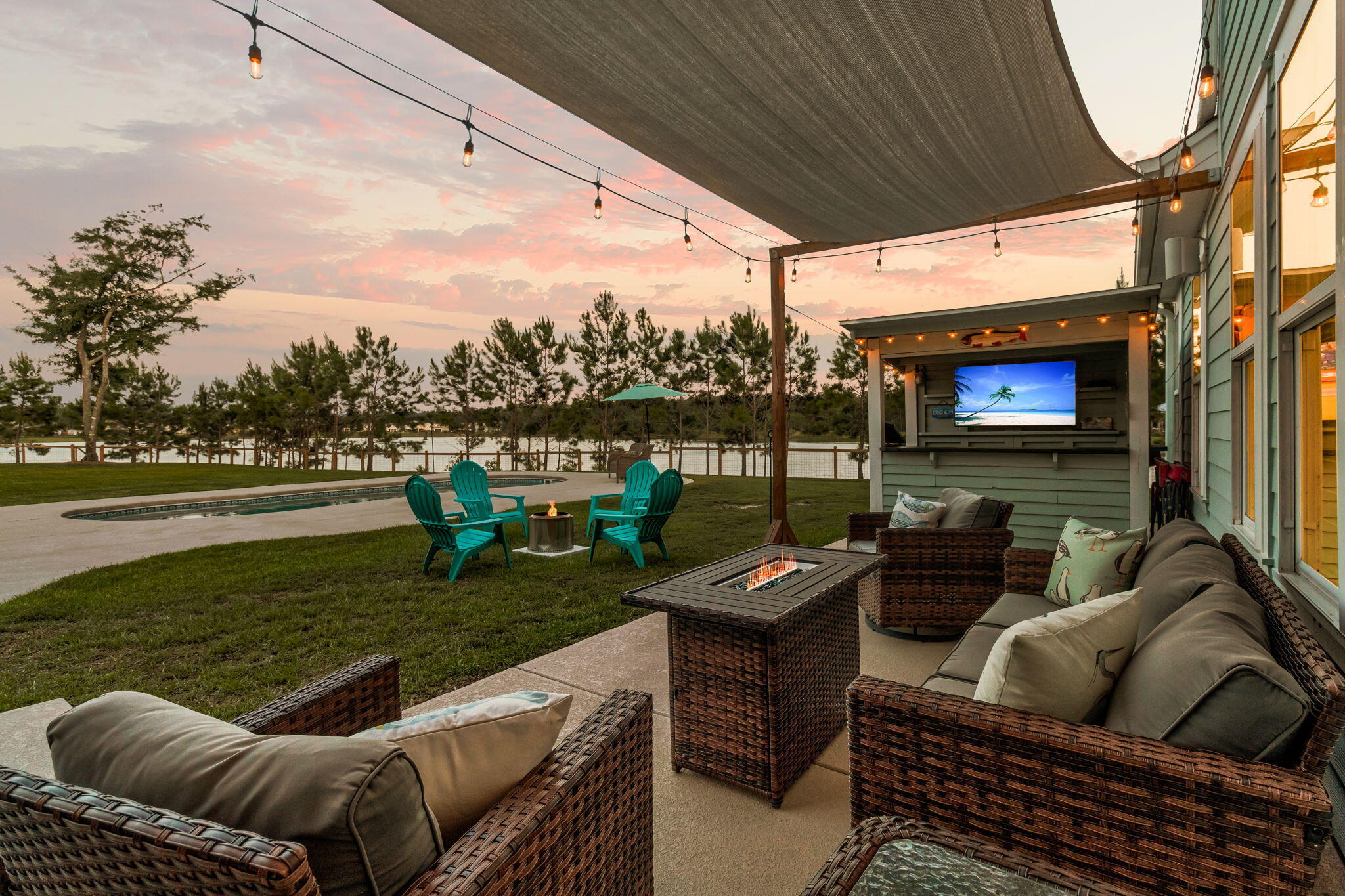 562 Pontoon Road