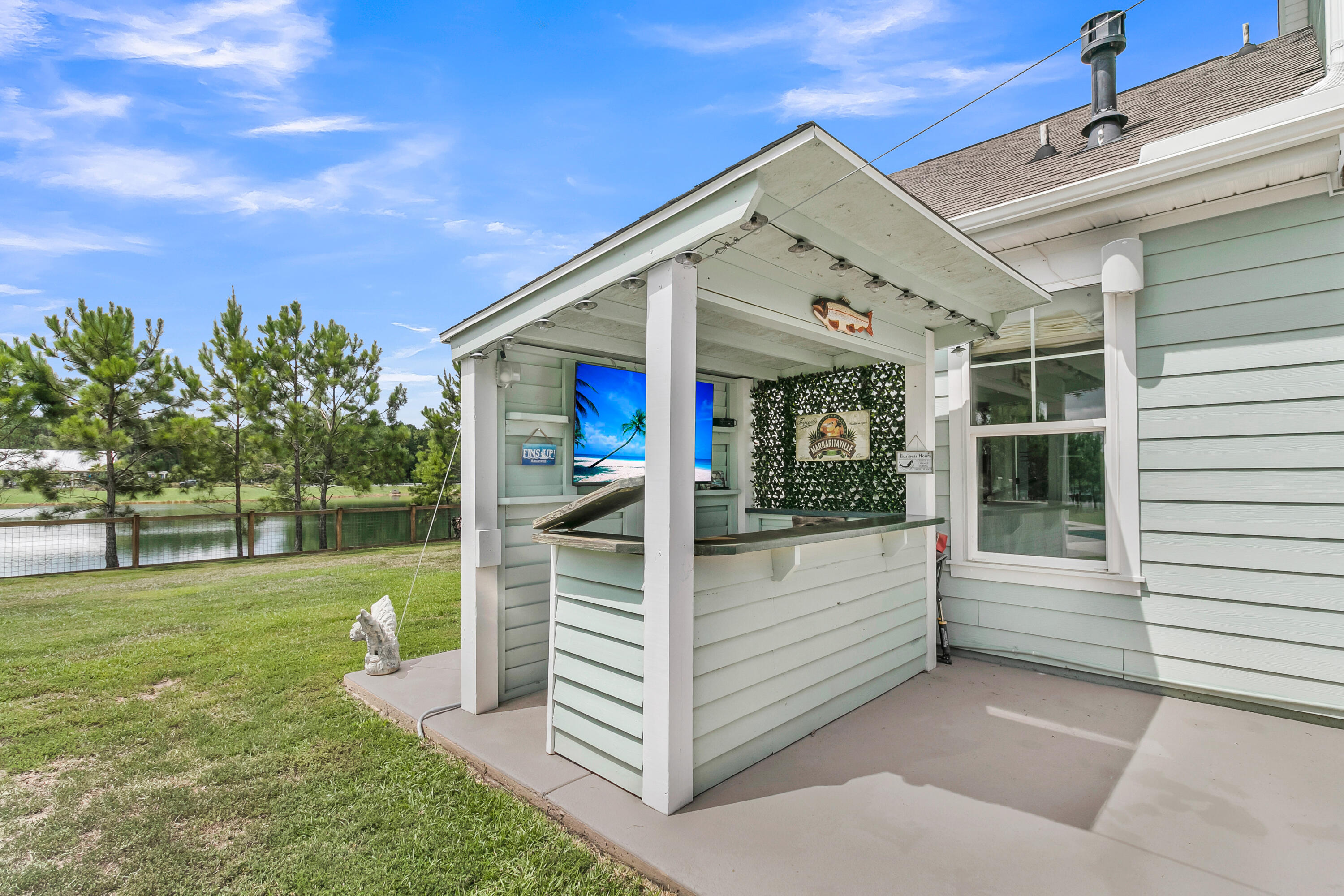 562 Pontoon Road