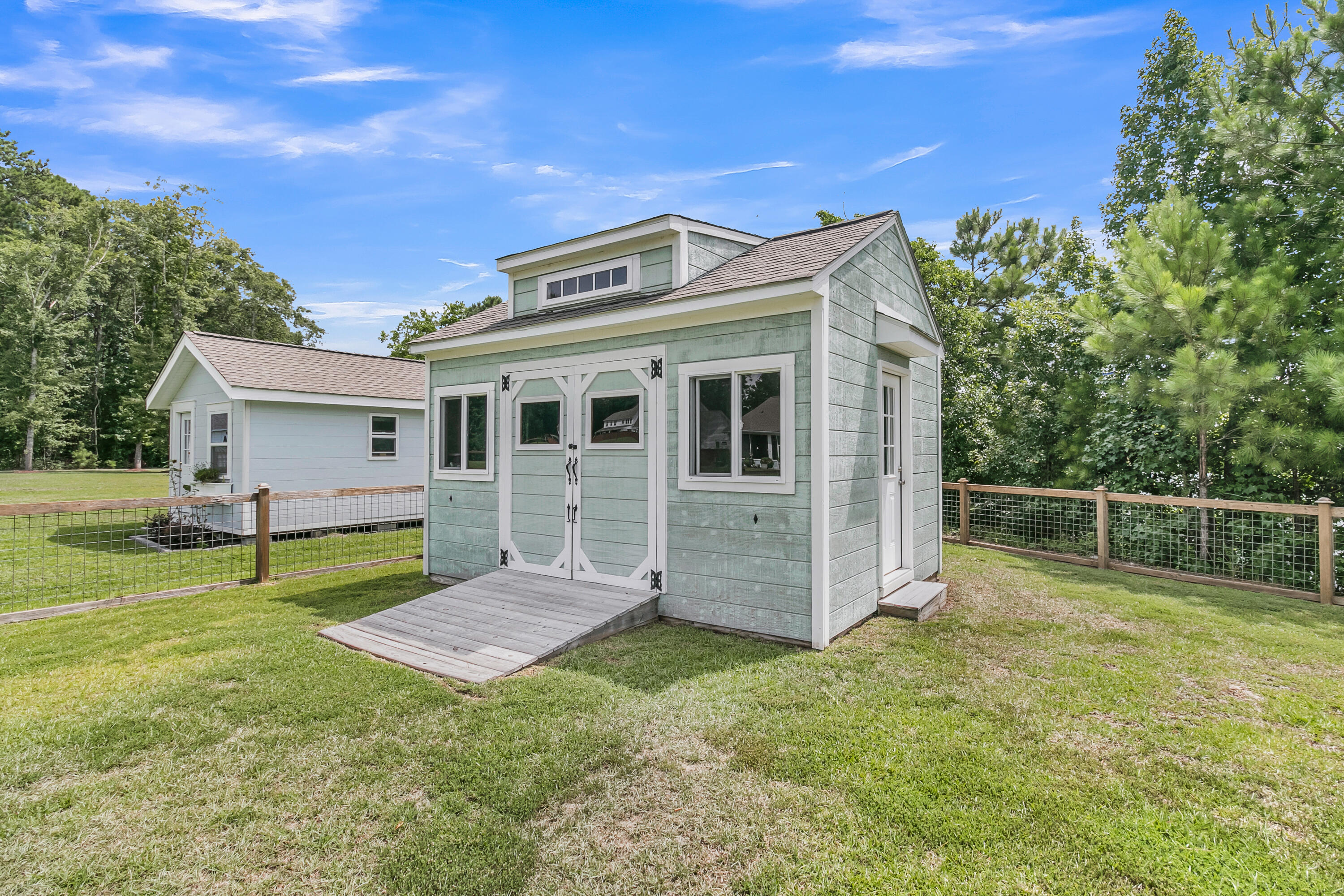 562 Pontoon Road