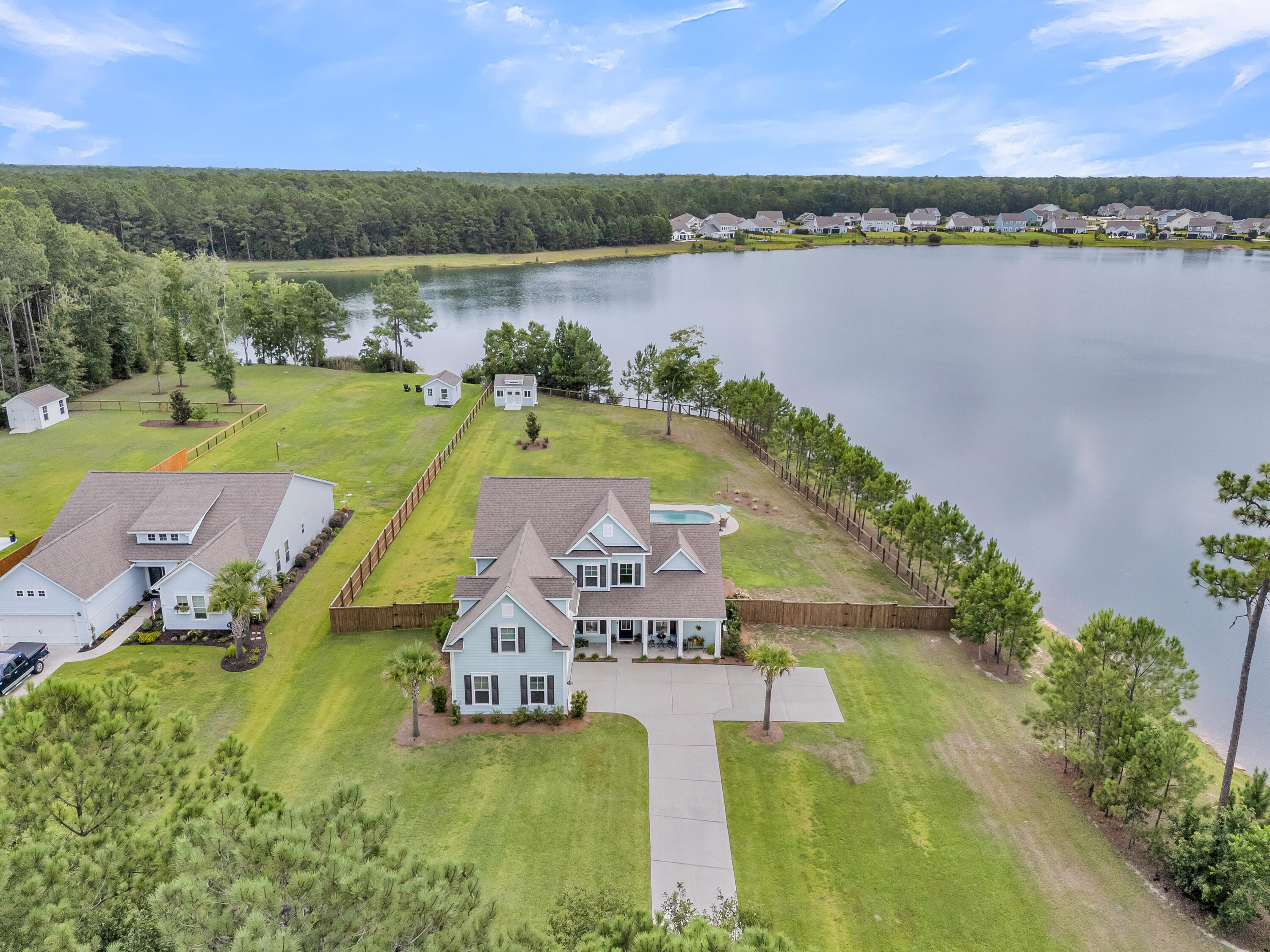 562 Pontoon Road