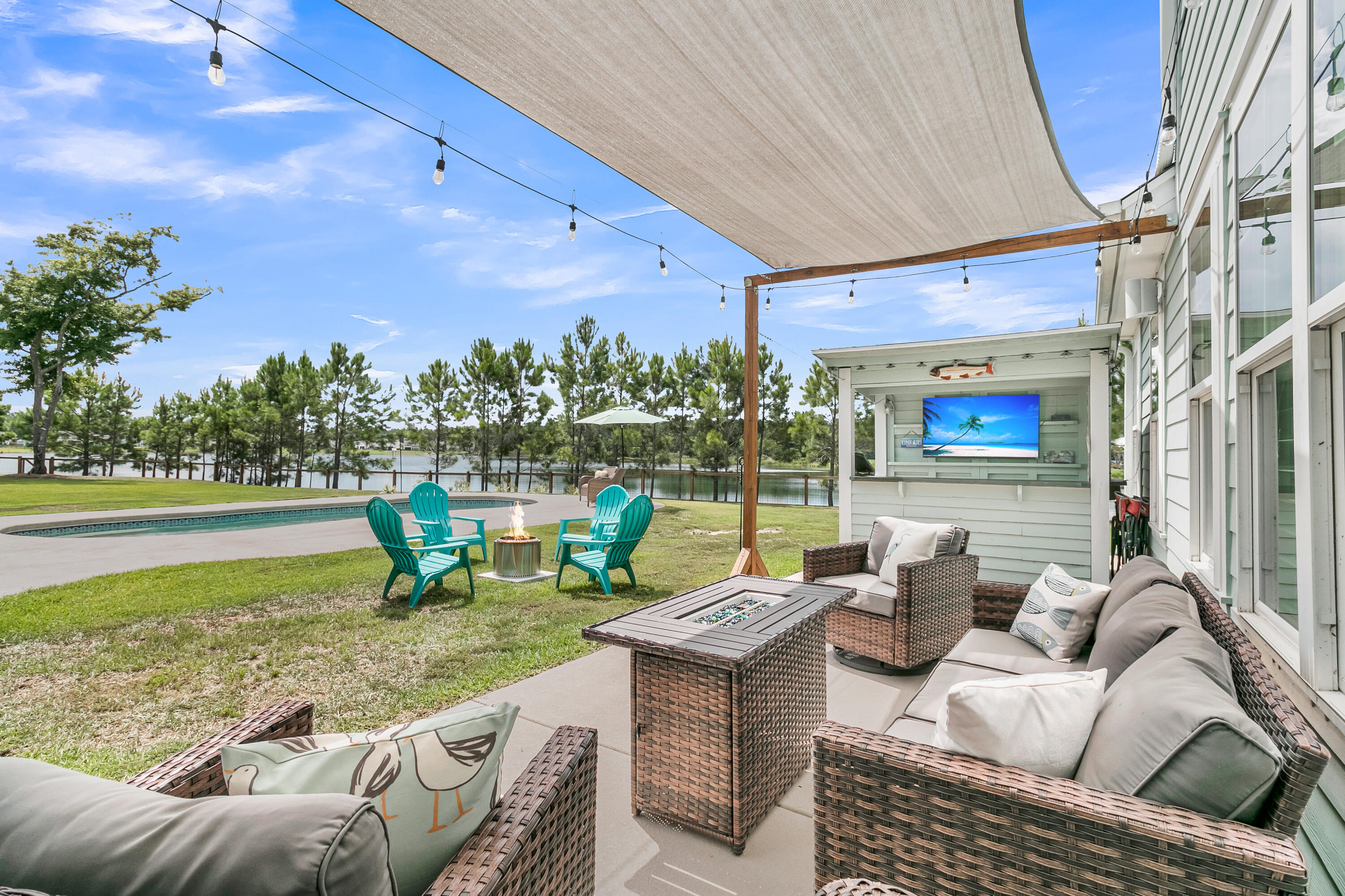 562 Pontoon Road