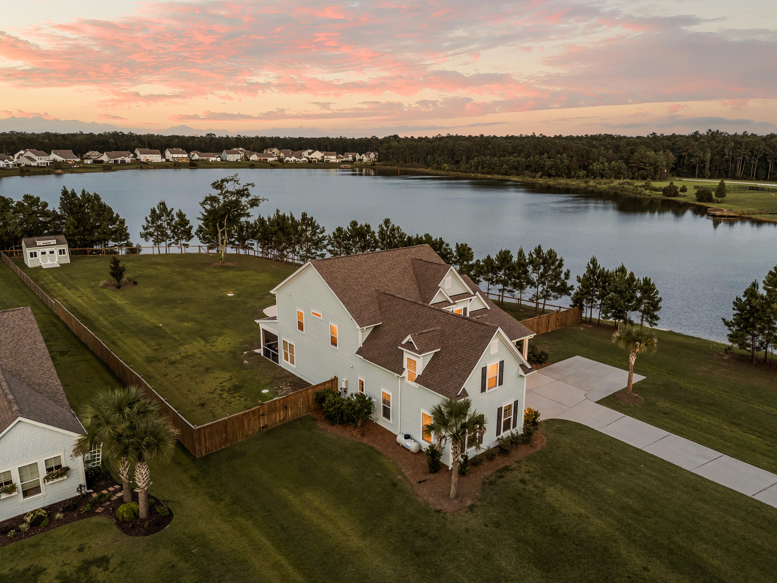 562 Pontoon Road