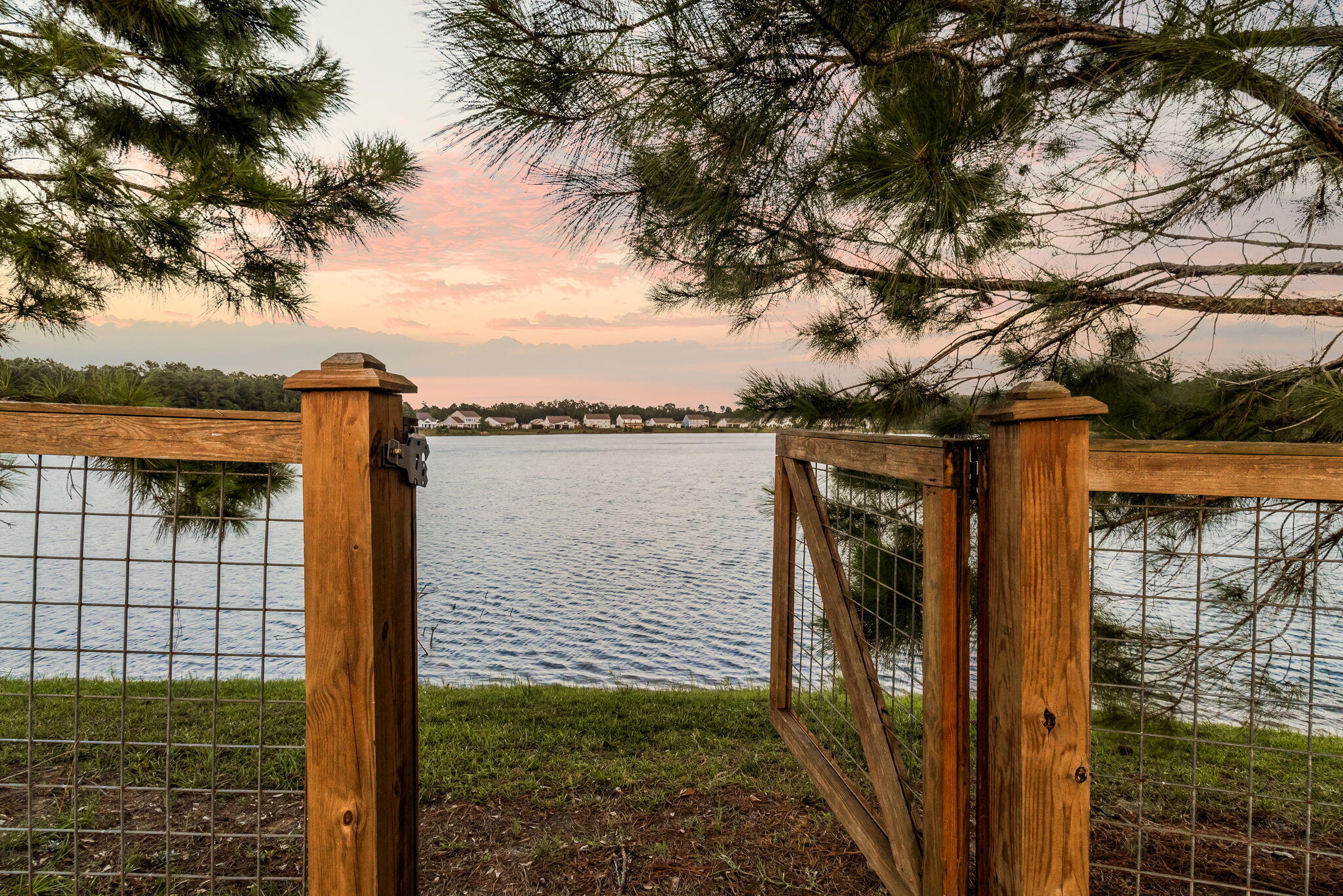 562 Pontoon Road