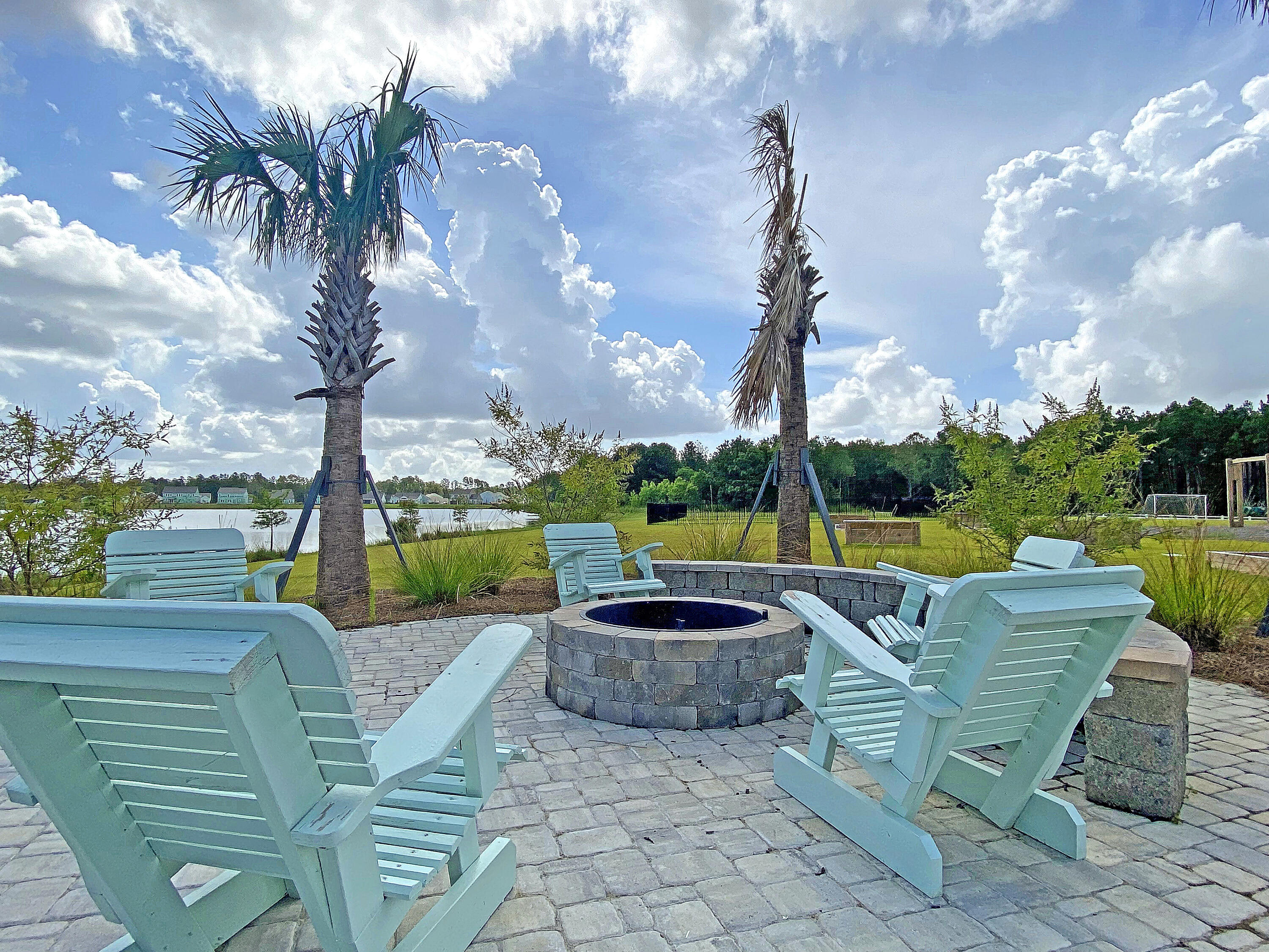 562 Pontoon Road