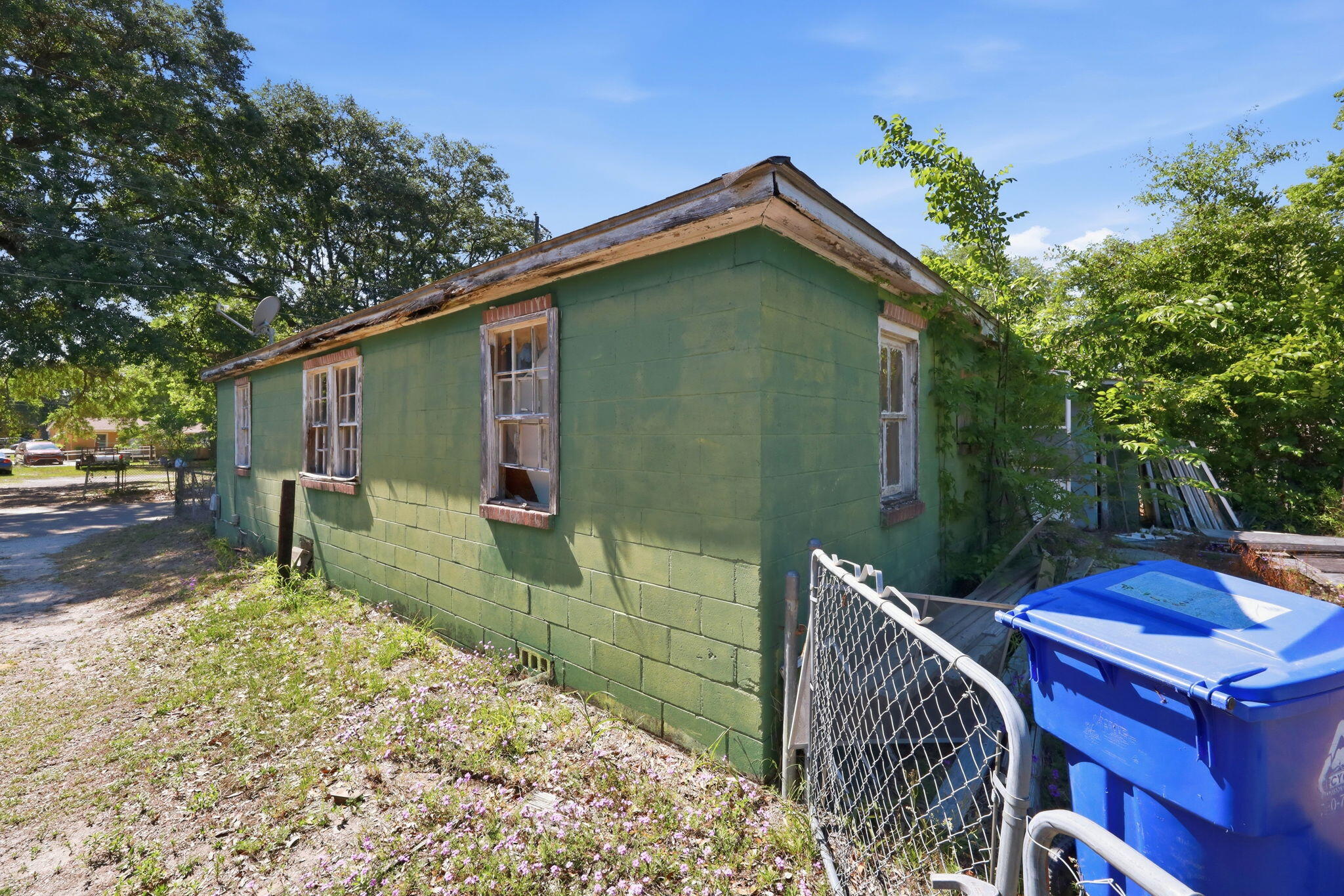 2631 Henry Street