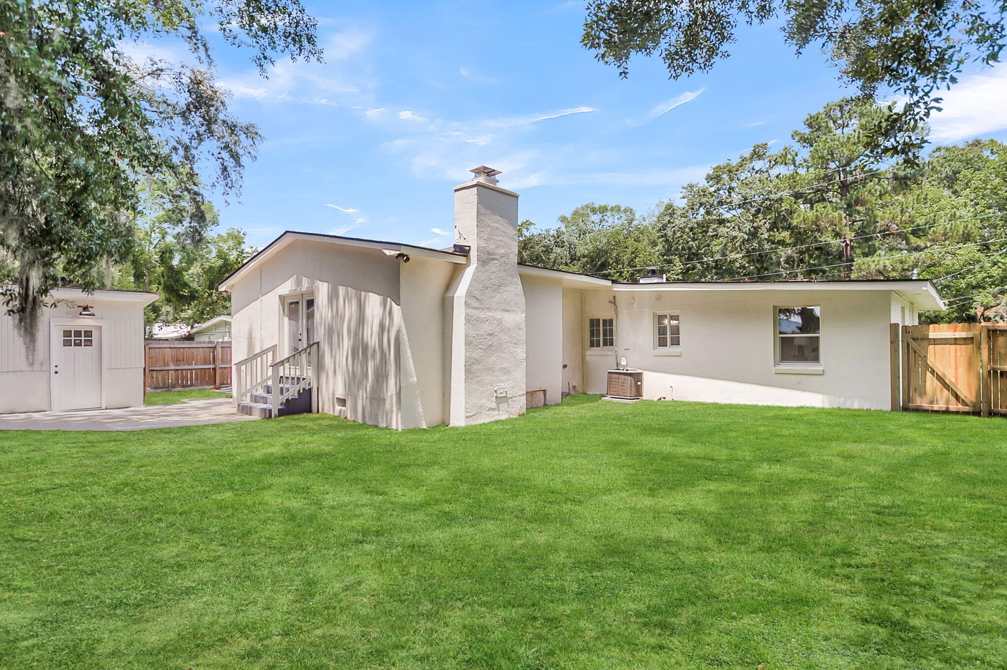 1449 S Sherwood Drive